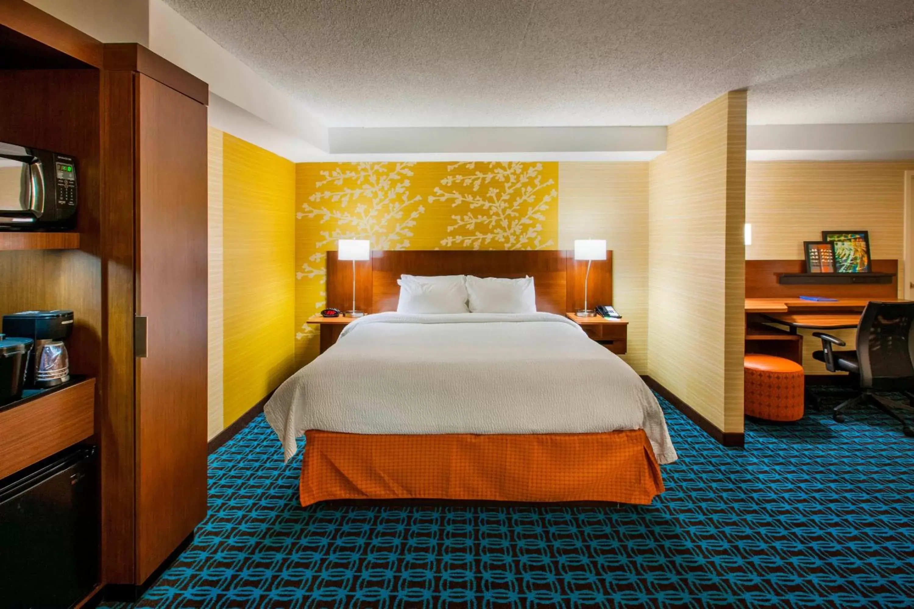 Photo of the whole room, Bed in Fairfield Inn by Marriott East Rutherford Meadowlands