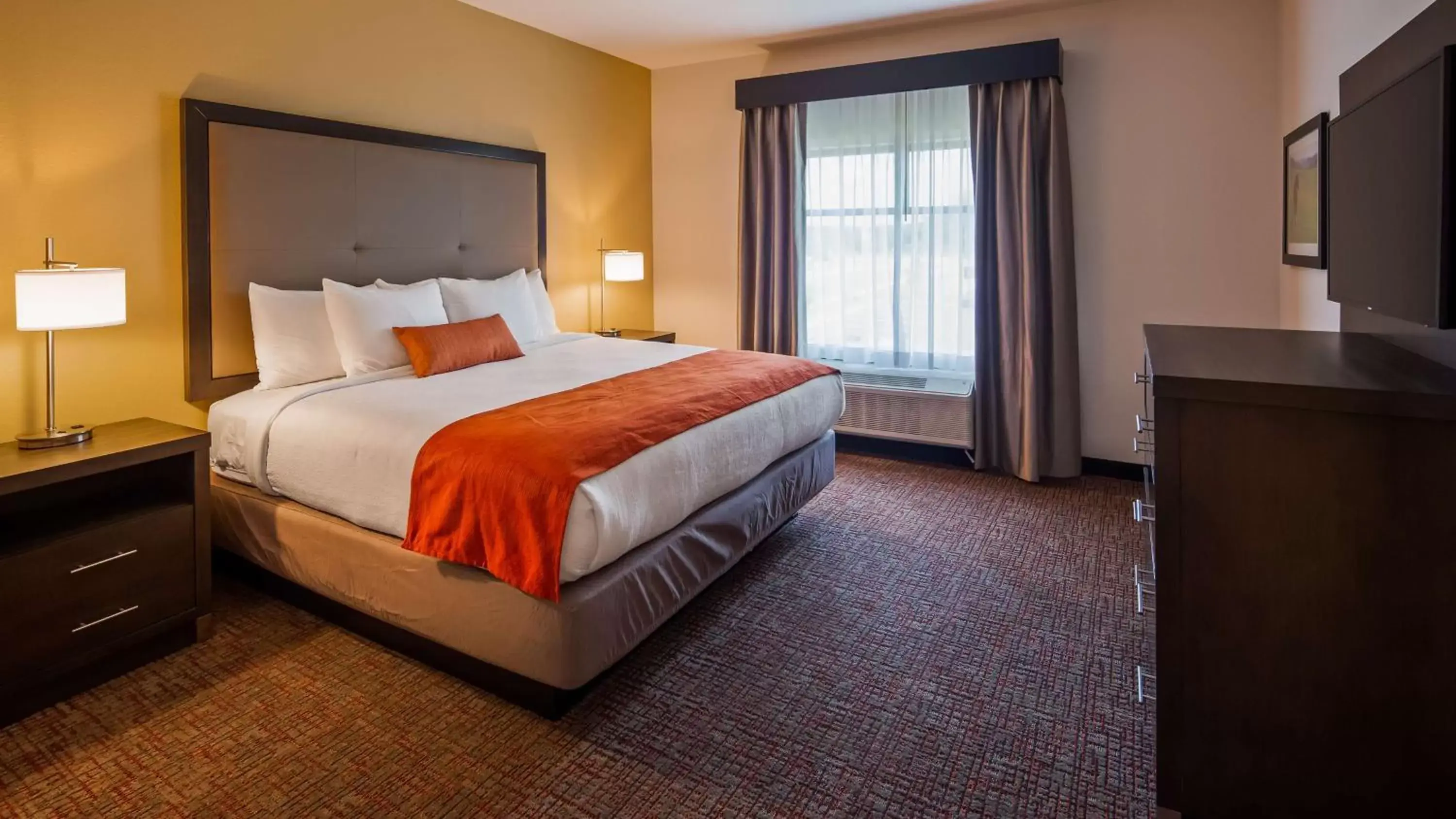King Room with Walk-in Shower - Disability Access in Best Western Plus Elizabethtown Inn & Suites King Room with Walk-in Shower - Disability Access in Best Western Plus Elizabethtown Inn & Suites