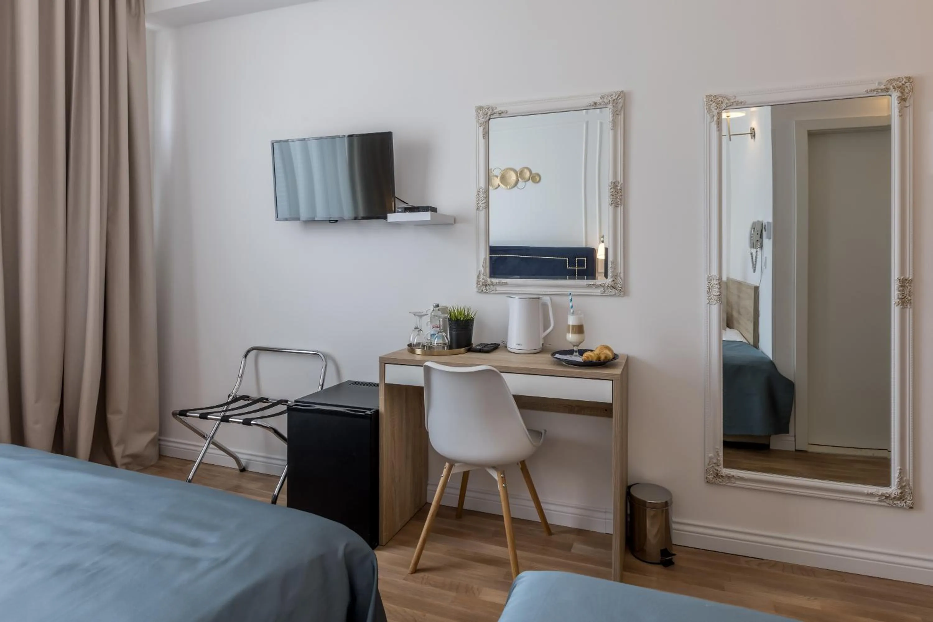 TV and multimedia, Bed in Annex building of Art Hotel