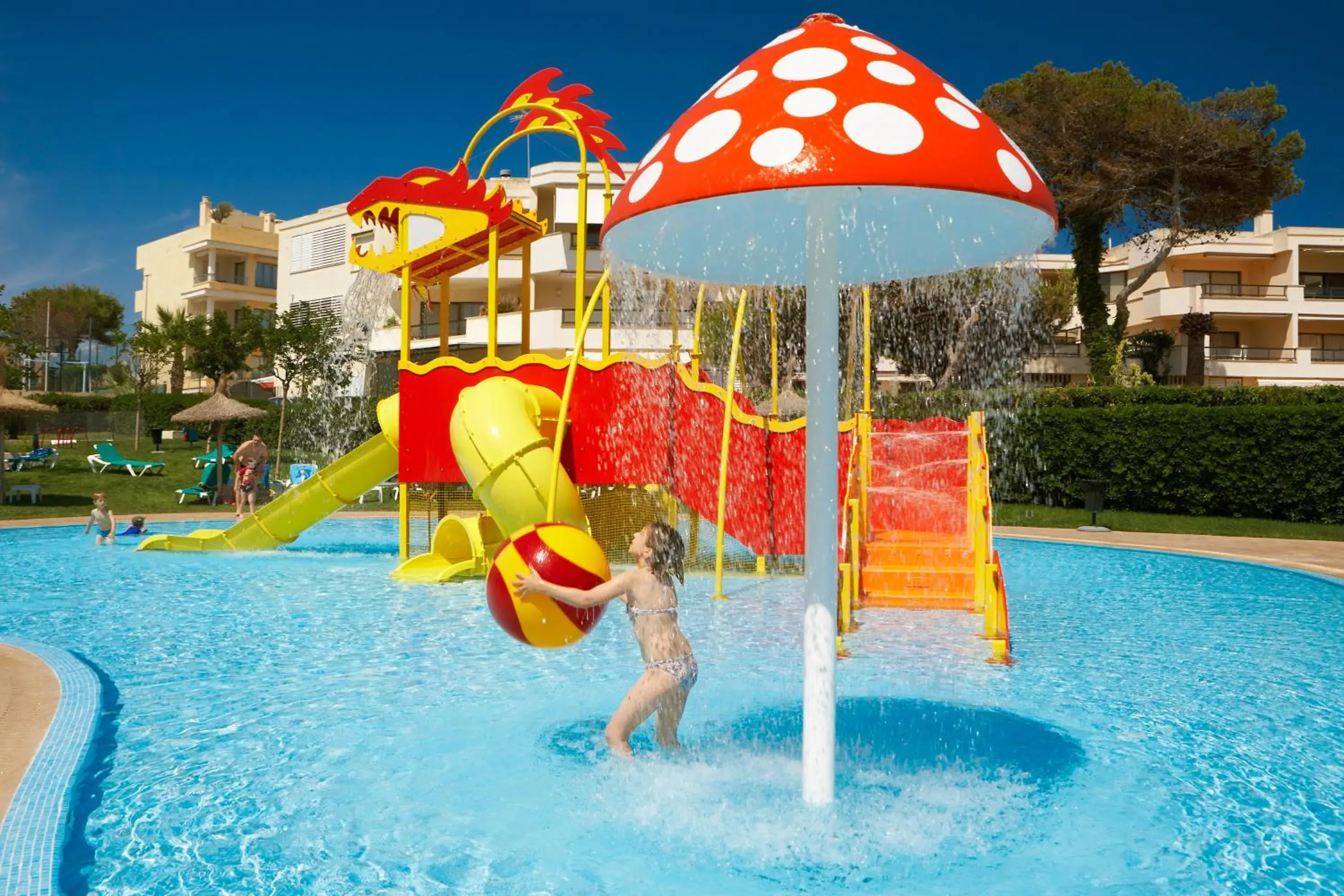 Swimming pool, Water Park in Universal Hotel Romantica