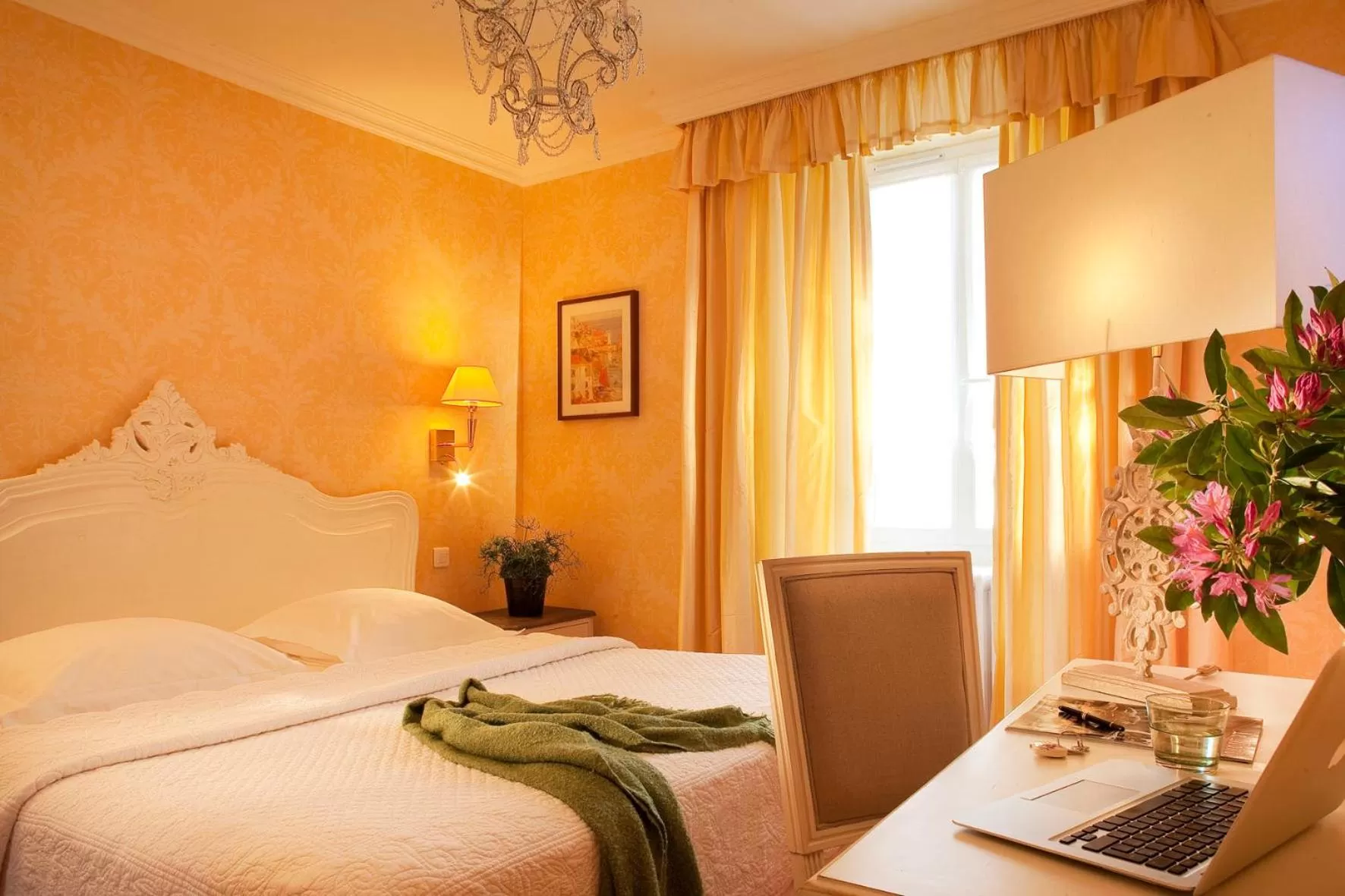 Photo of the whole room in Gradlon