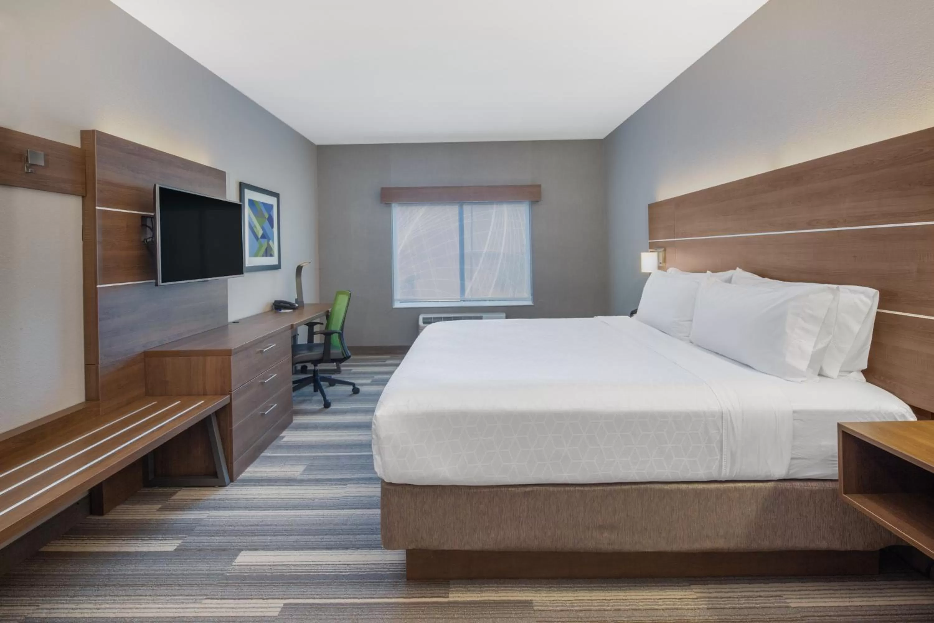 Photo of the whole room, Bed in Holiday Inn Express Surprise by IHG