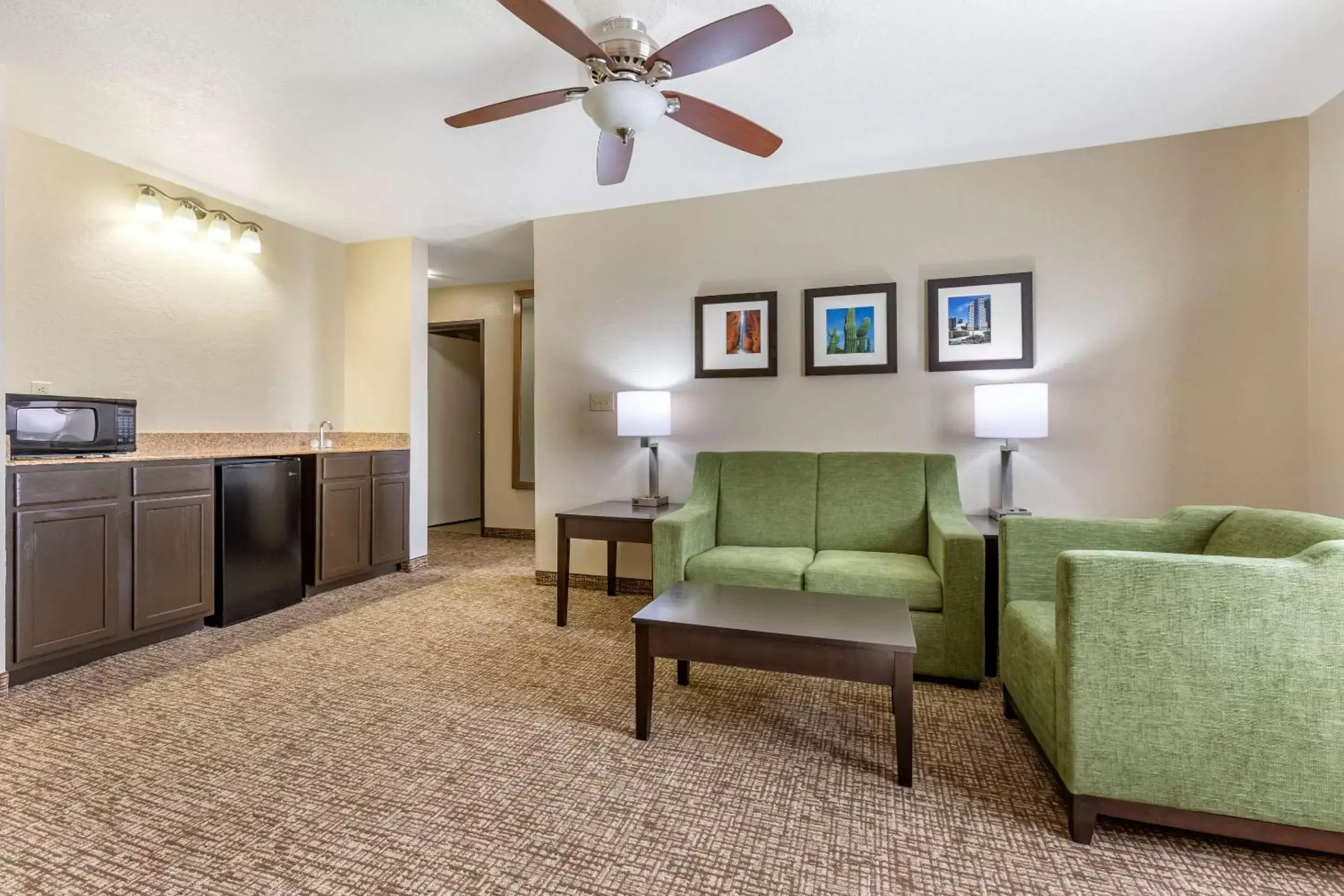 Bedroom, Seating Area in Comfort Inn & Suites Surprise Near Sun City West