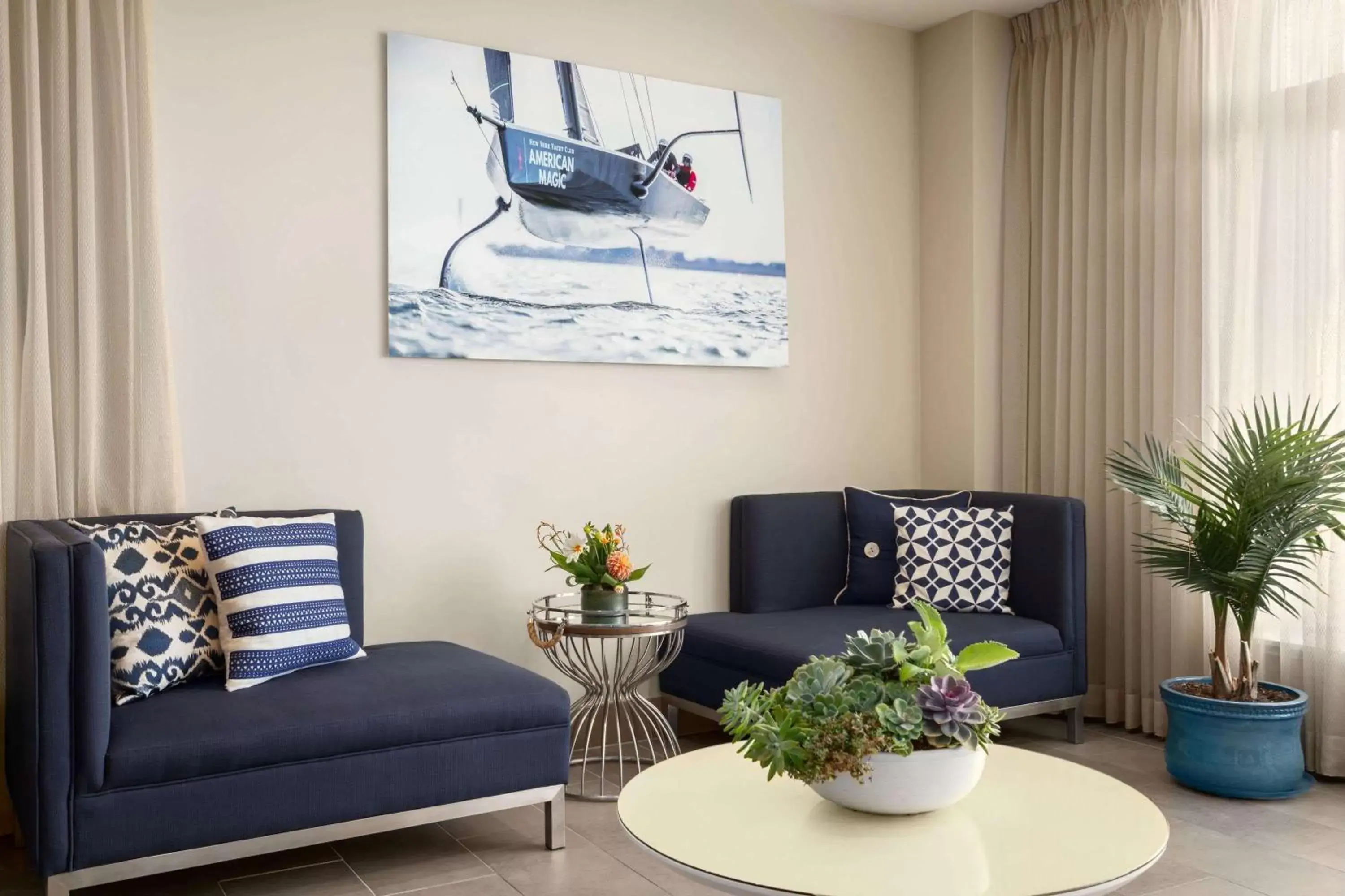 Lobby or reception, Seating Area in Wyndham Newport Hotel