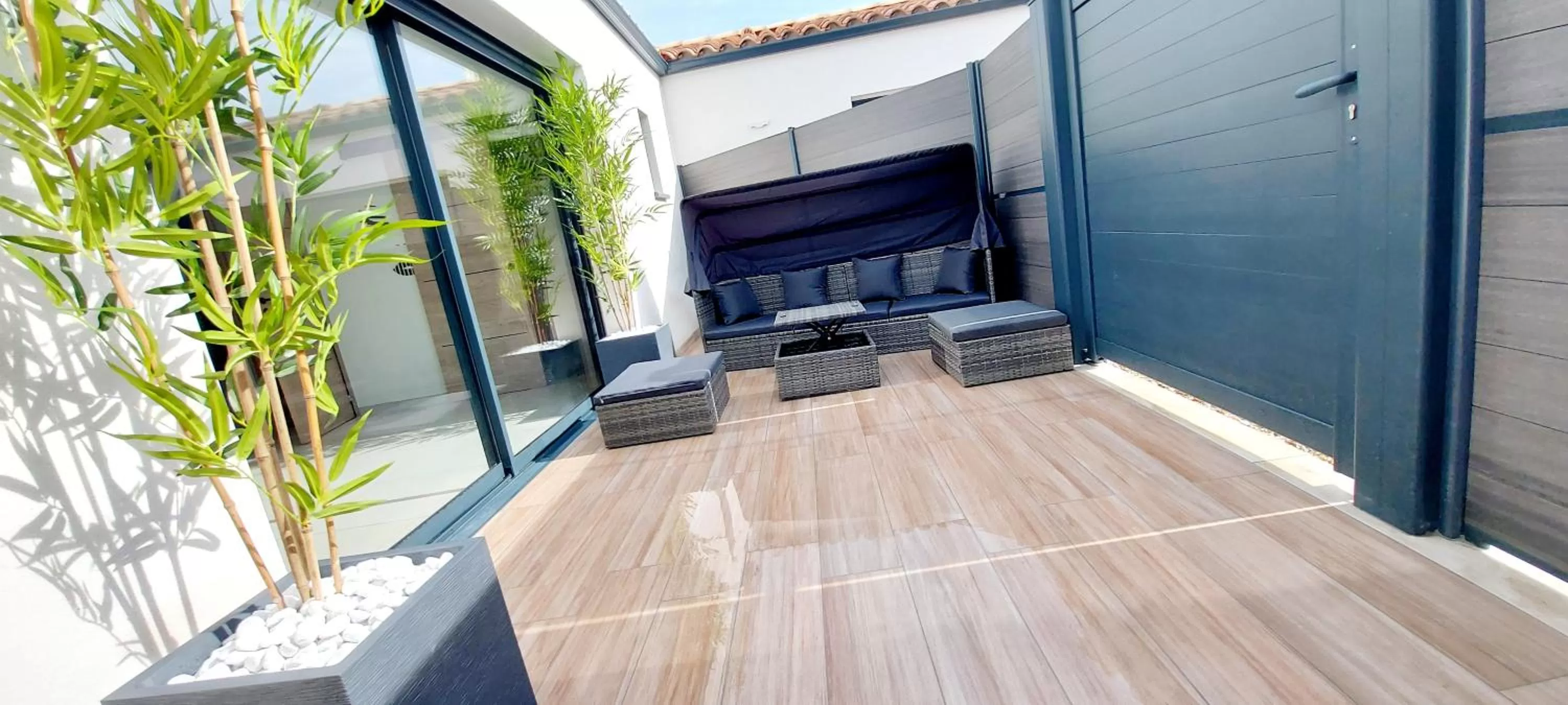 Property building in L'OLYMPE DES SENS