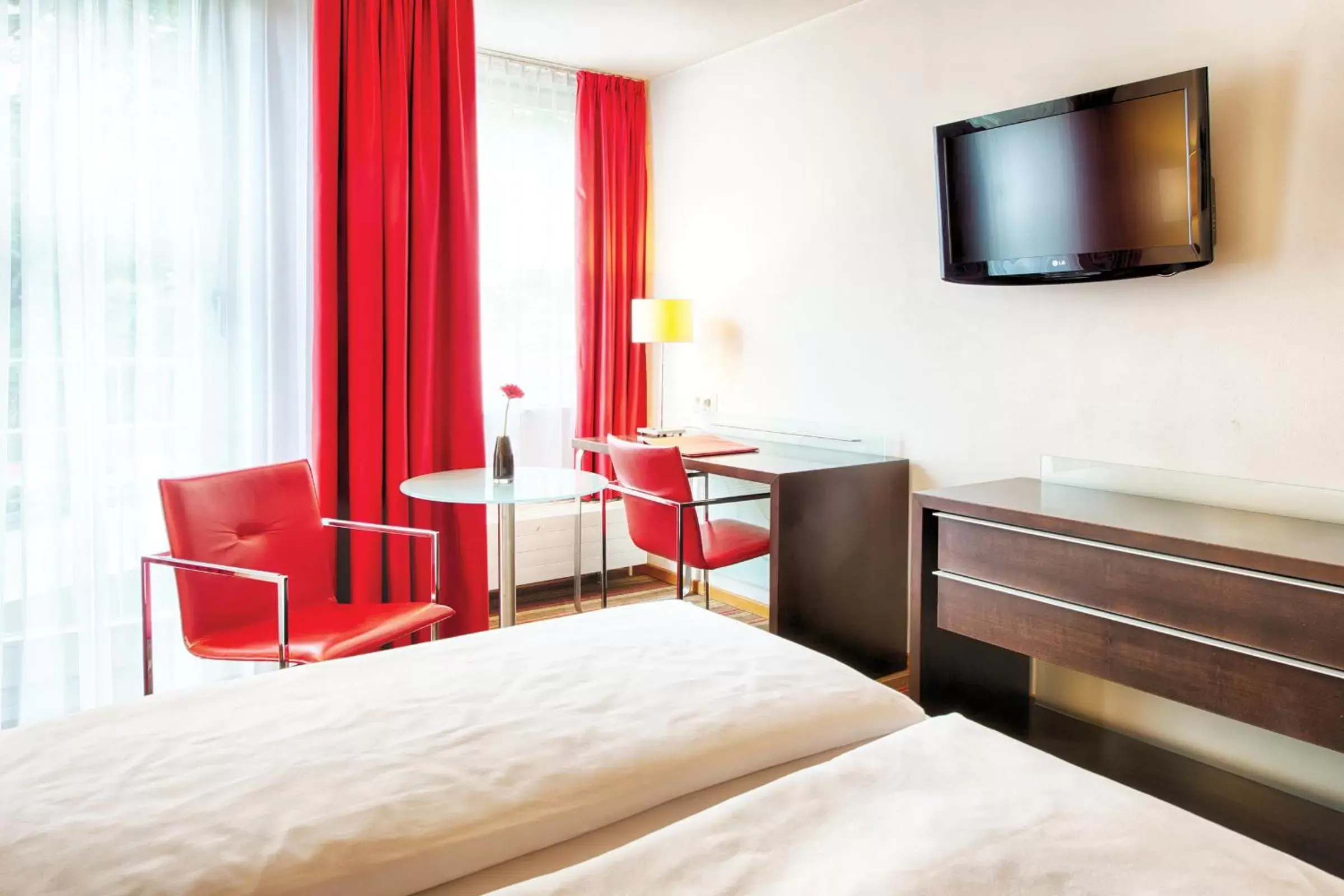 Bedroom, Room Photo in Leonardo Hotel München City West