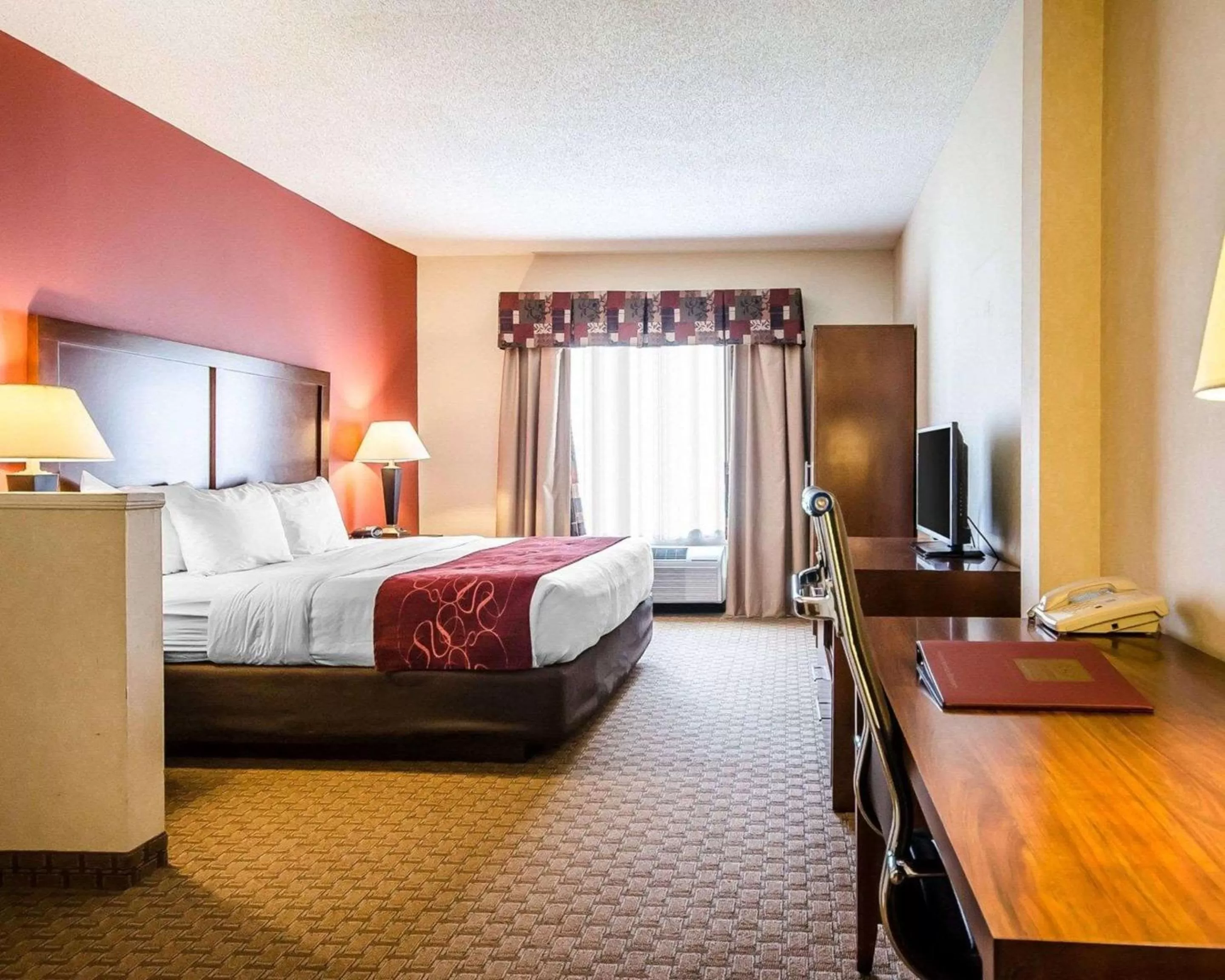 King Suite - Accessible/Non-Smoking in Comfort Suites Prestonsburg West