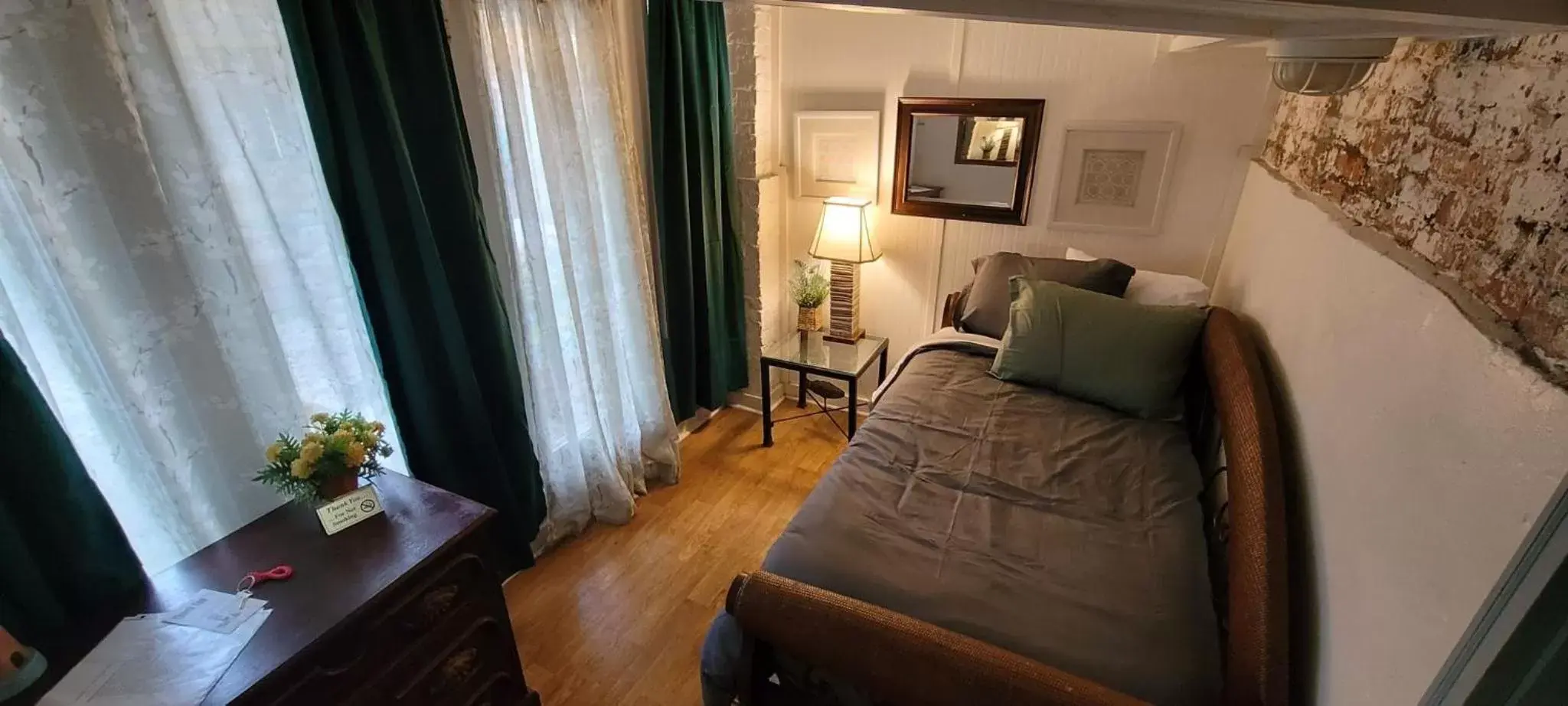 Standard Quadruple Room - Pet-Friendly in Tybee Island Inn Bed & Breakfast Standard Quadruple Room - Pet-Friendly in Tybee Island Inn Bed & Breakfast