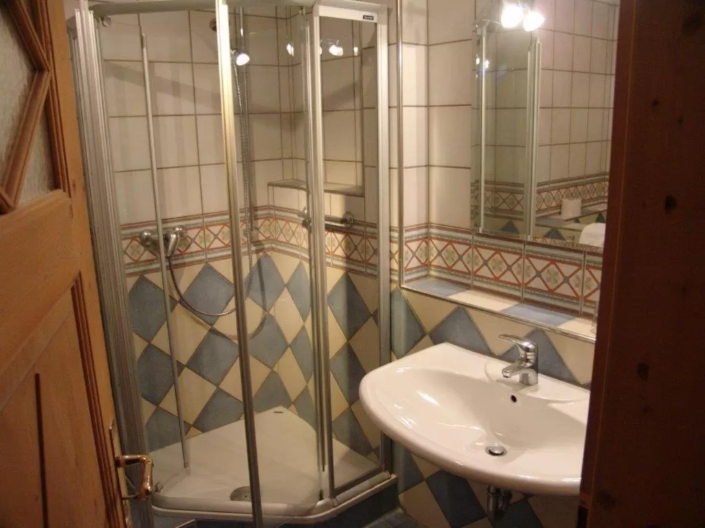 Bathroom in Hotel Maien