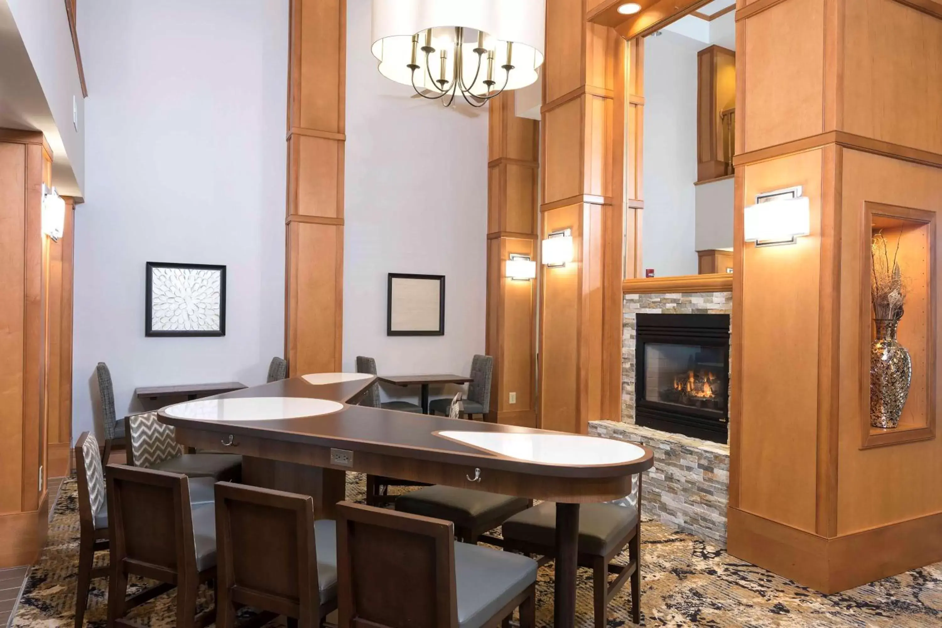 Lobby or reception in Homewood Suites by Hilton Indianapolis Airport / Plainfield Lobby or reception in Homewood Suites by Hilton Indianapolis Airport / Plainfield