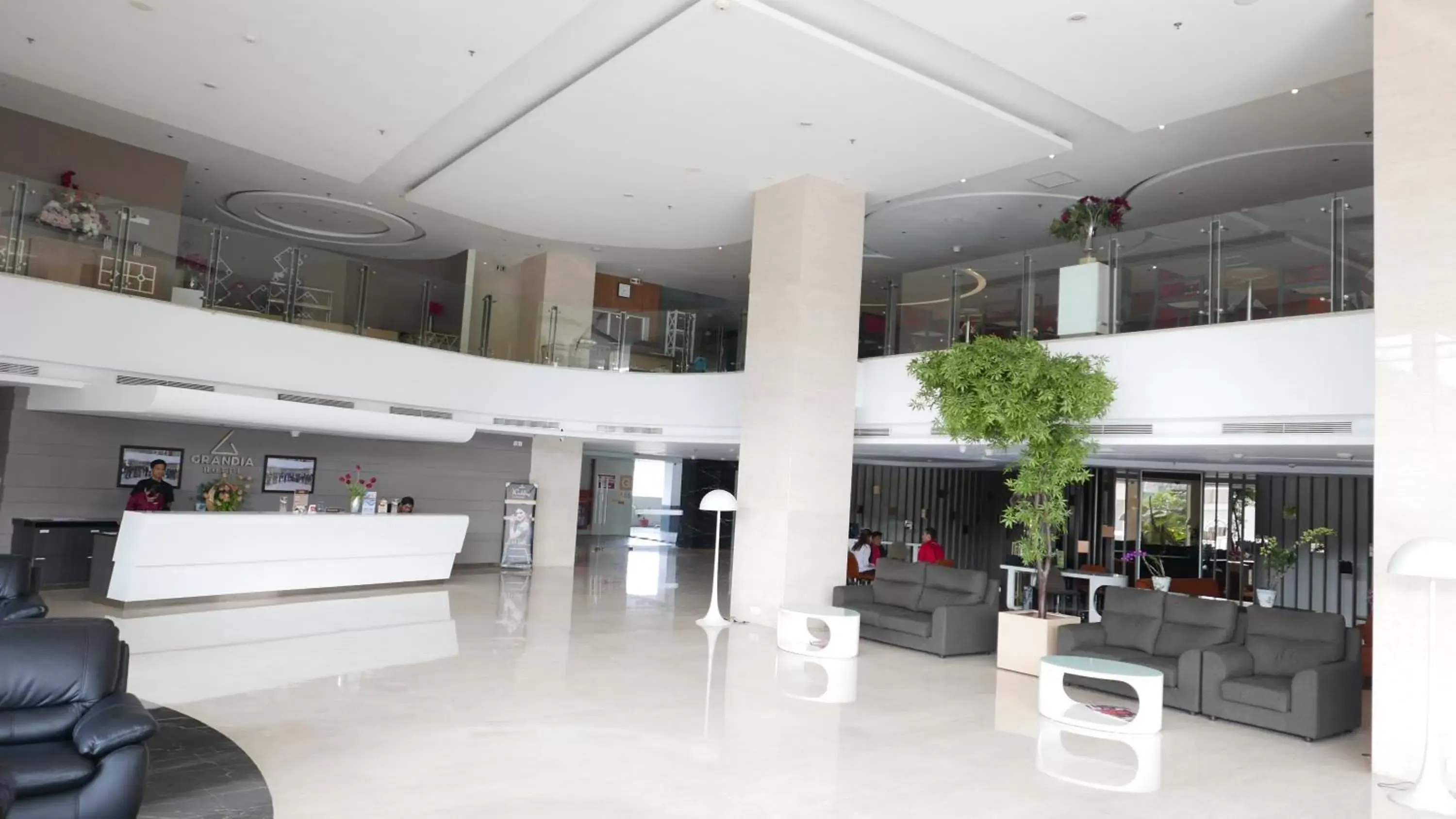 Lobby/Reception in Grandia Hotel