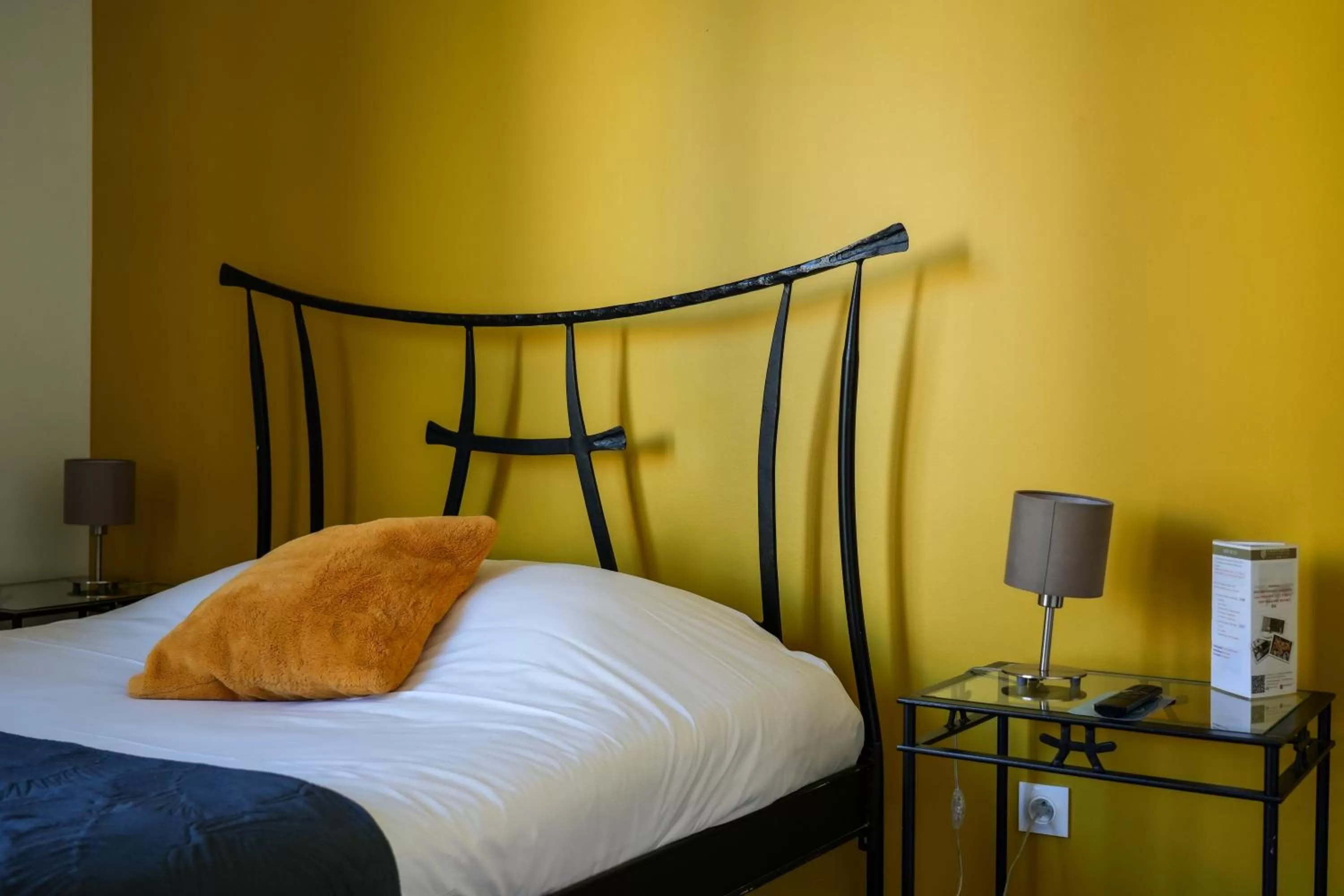 Bed in Celenya Hôtel