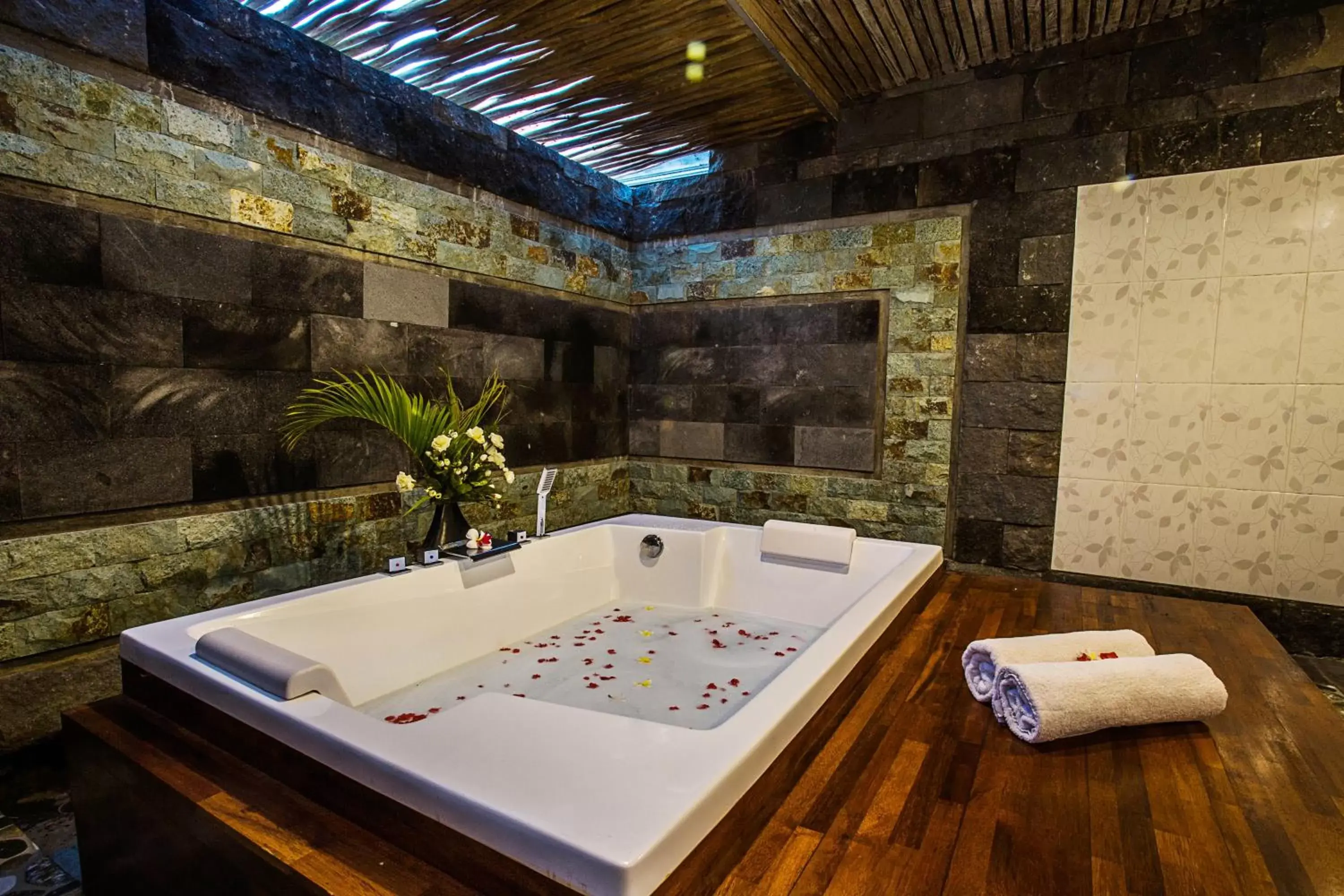 Spa and wellness centre/facilities in The Palm Grove Villas