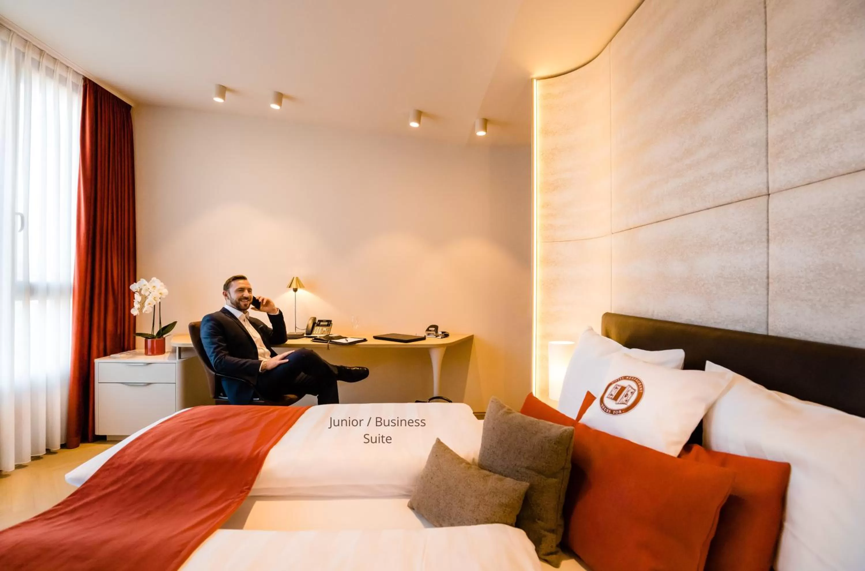 Bedroom, Bed in Hotel Neues Tor