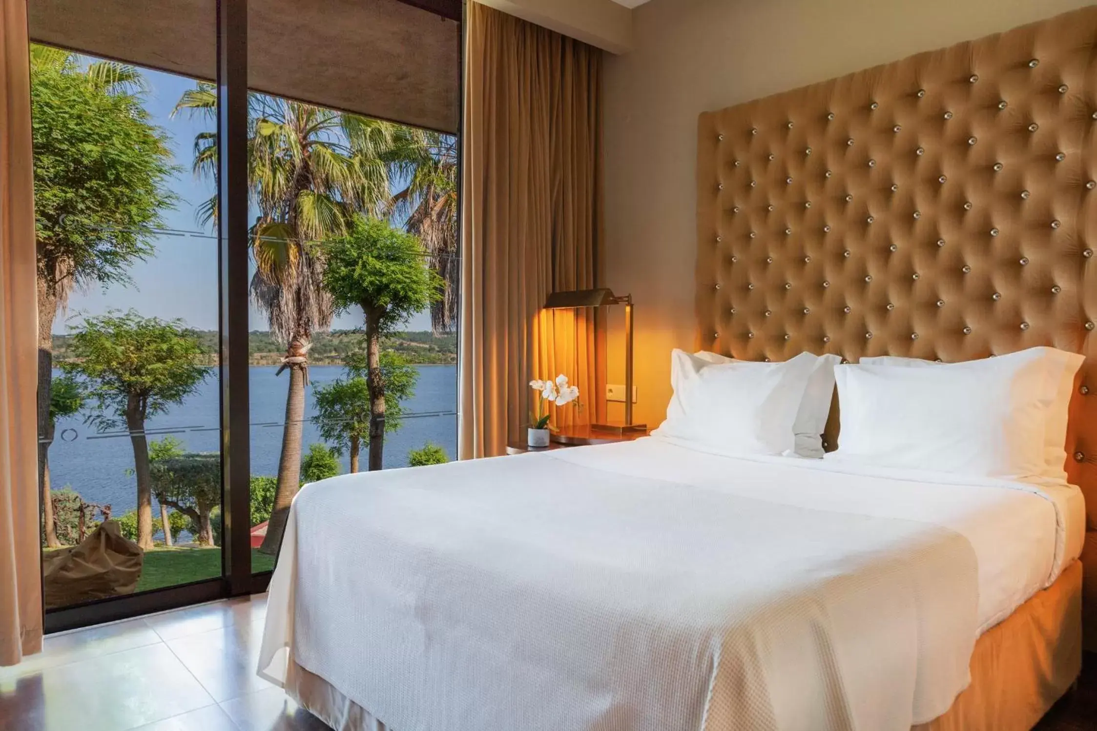 Three-Bedroom Villa with Lake View in Montargil Monte Novo Three-Bedroom Villa with Lake View in Montargil Monte Novo