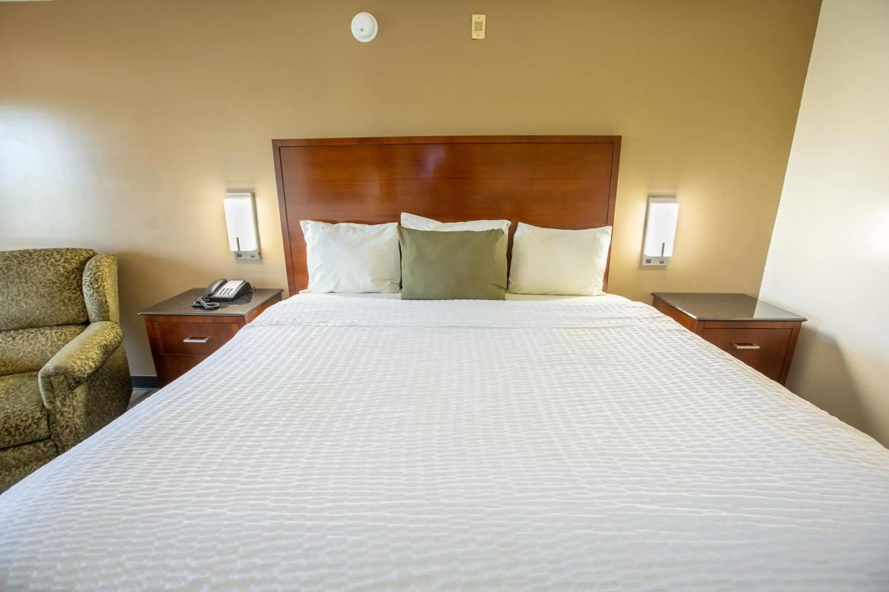 Bed in Rosebud Inn Bed in Rosebud Inn