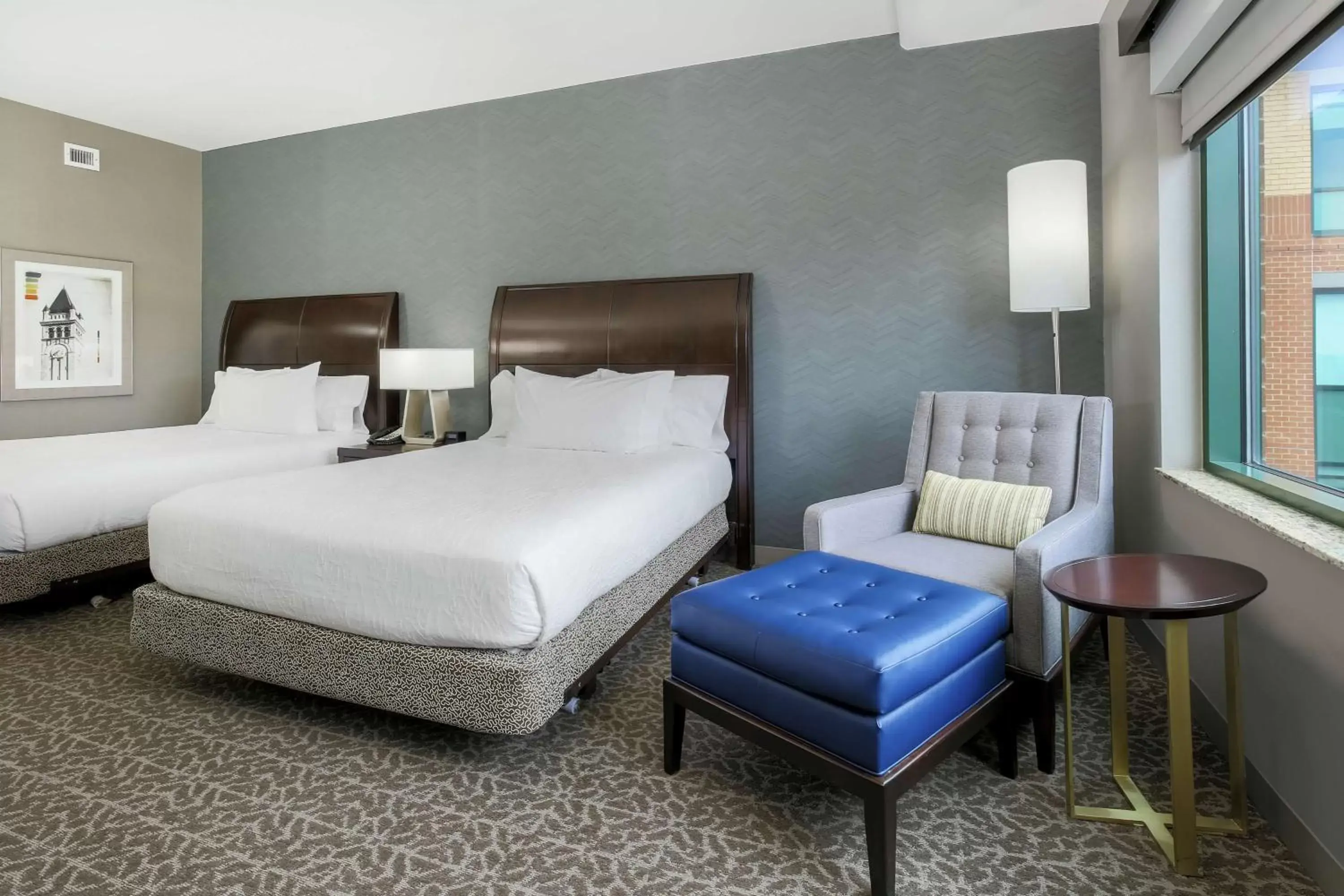 Living room, Bed in Hilton Garden Inn Shirlington