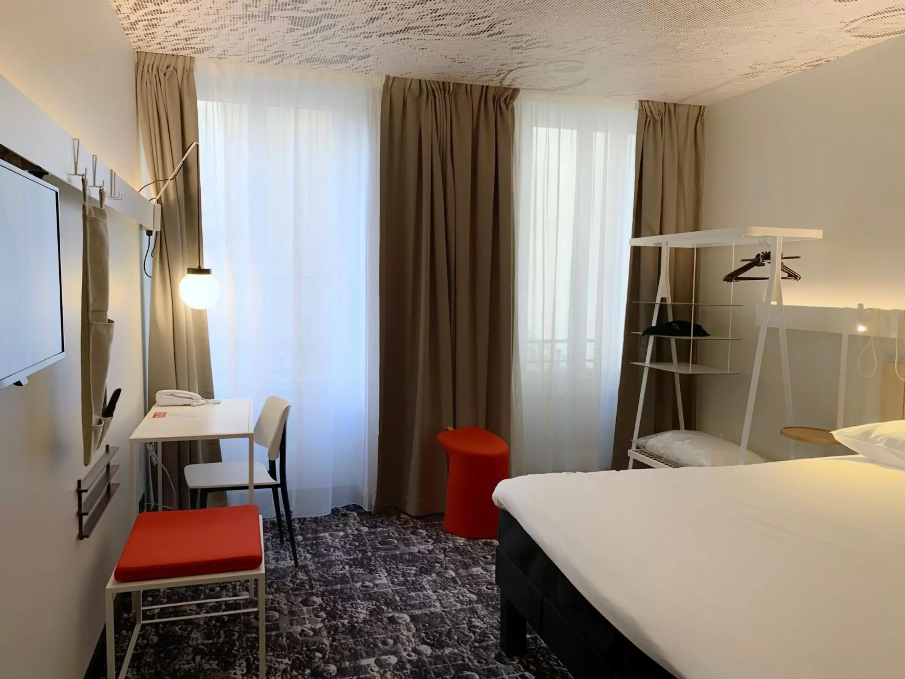 Photo of the whole room, Bed in ibis Lyon Centre Perrache