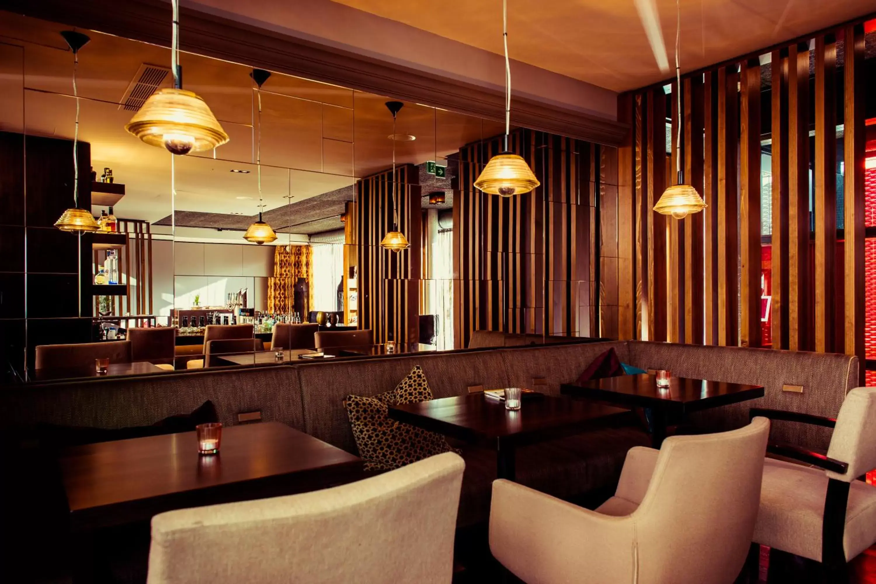 Lounge or bar, Restaurant/Places to Eat in SAKS Urban Design Hotel Kaiserslautern