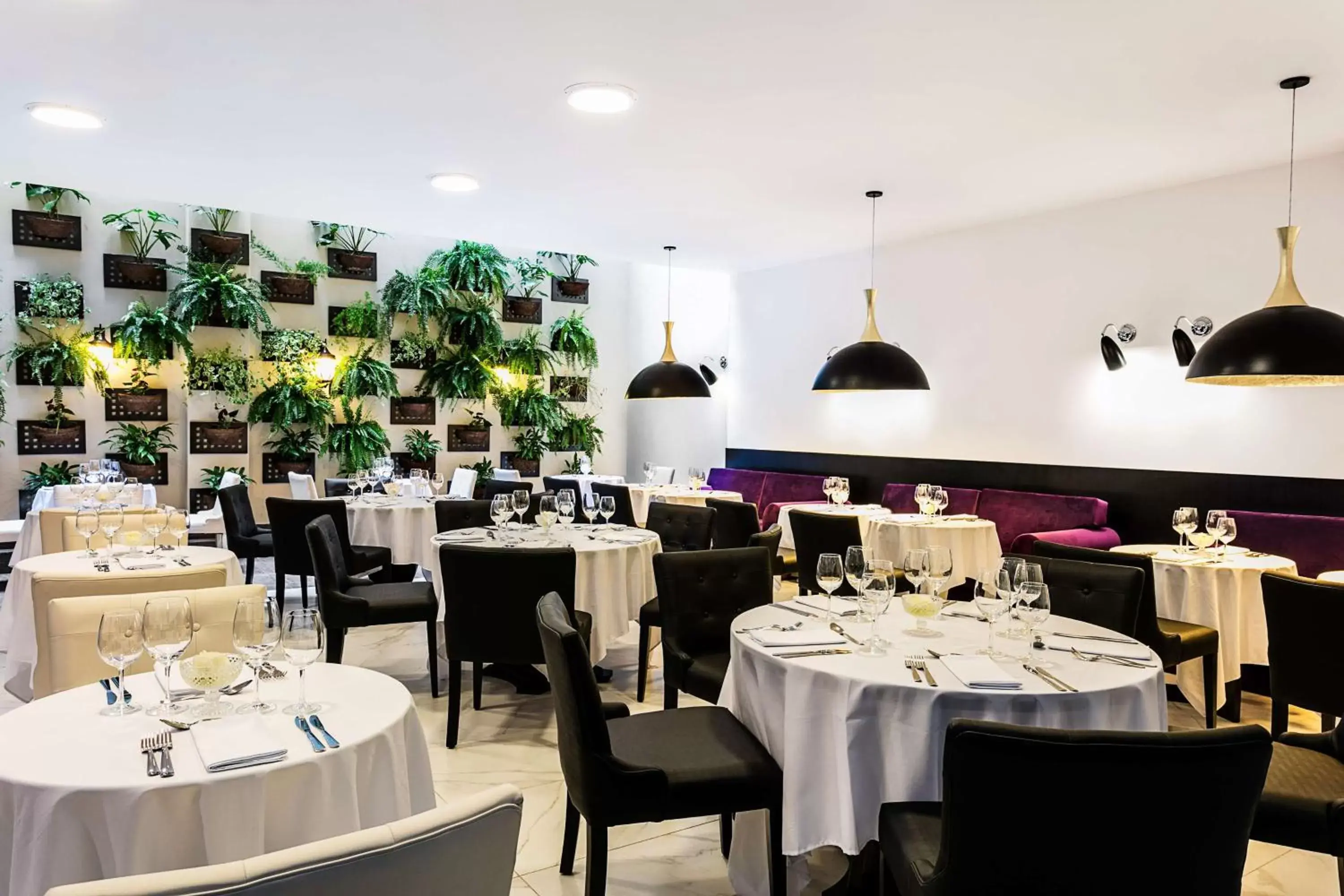Restaurant/Places to Eat in Nobile Hotel Copacabana Design