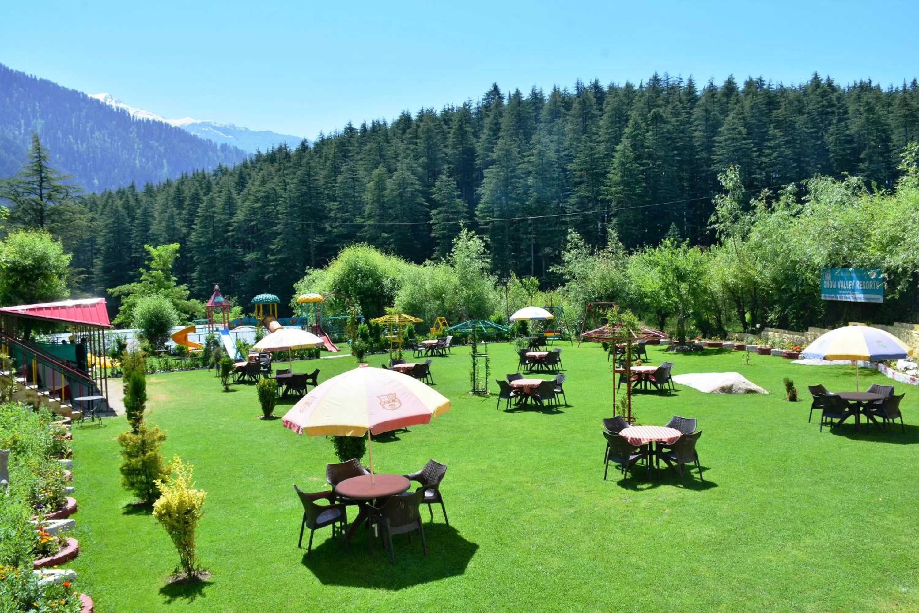 Garden in Snow Valley Resorts & Spa Manali