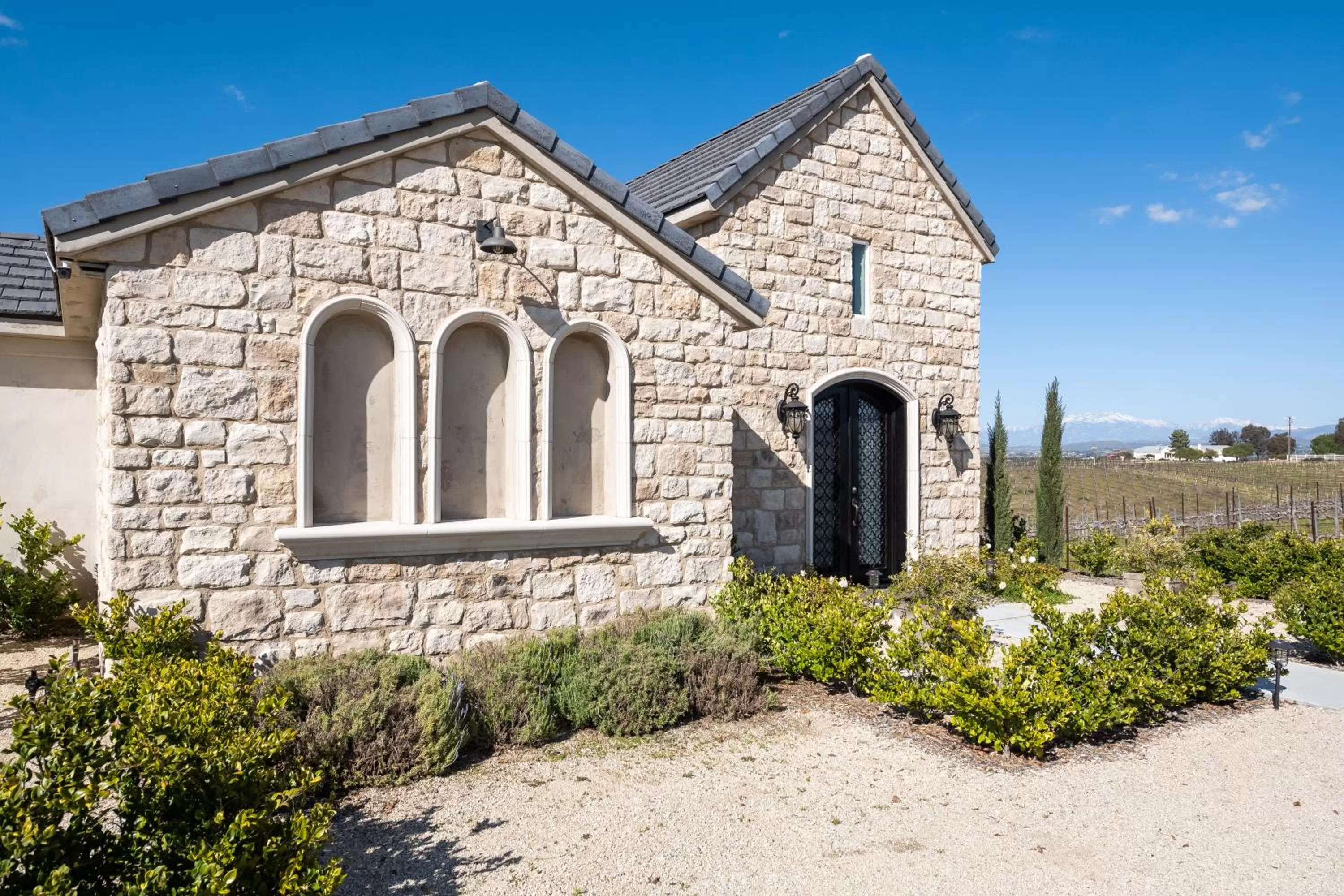 Property building in Domaine Chardonnay