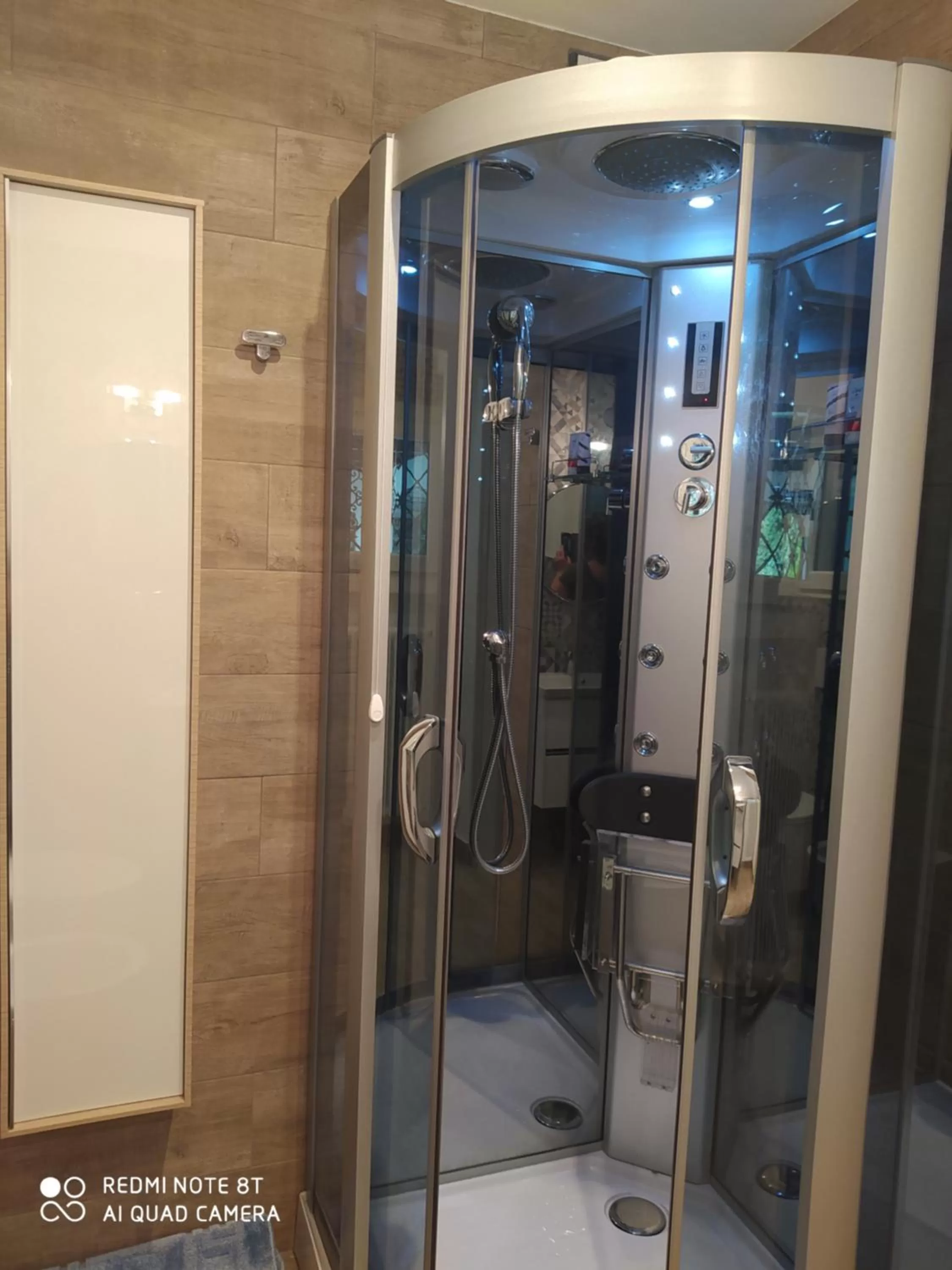 Shower in "La Selvetta" bed and breakfast