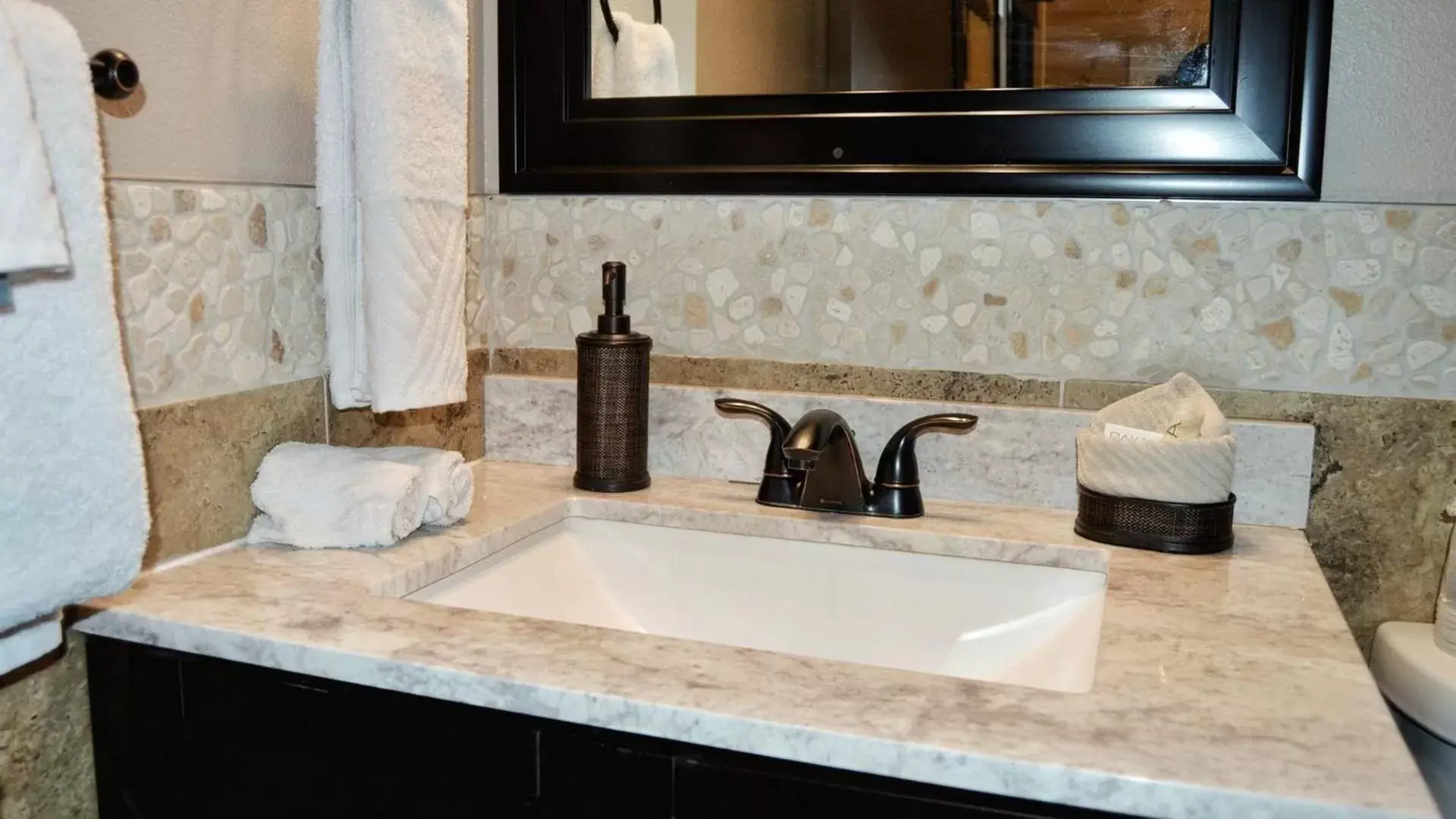 Bathroom in The Inn on Fall River & Fall River Cabins