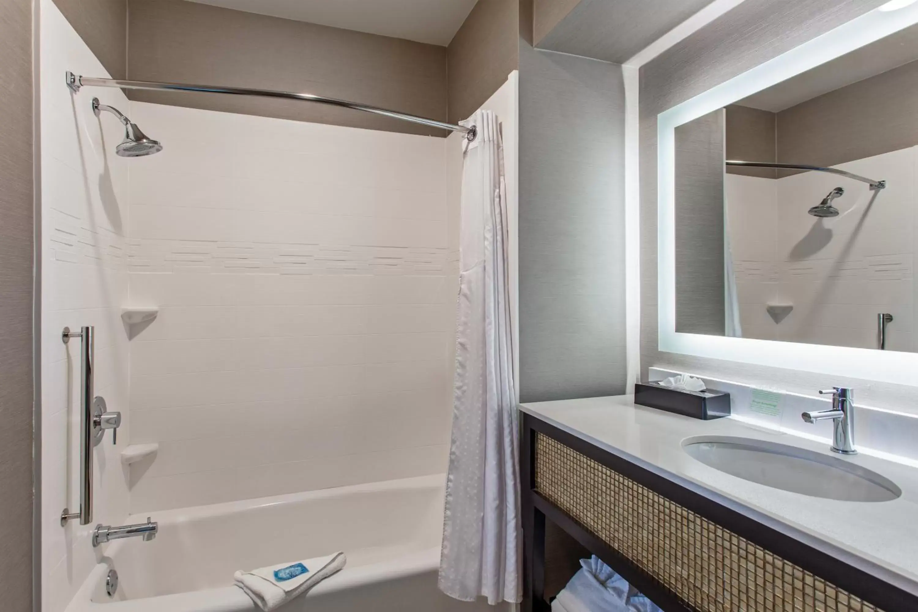 Bedroom, Bathroom in Holiday Inn Express & Suites Anaheim Resort Area, an IHG Hotel