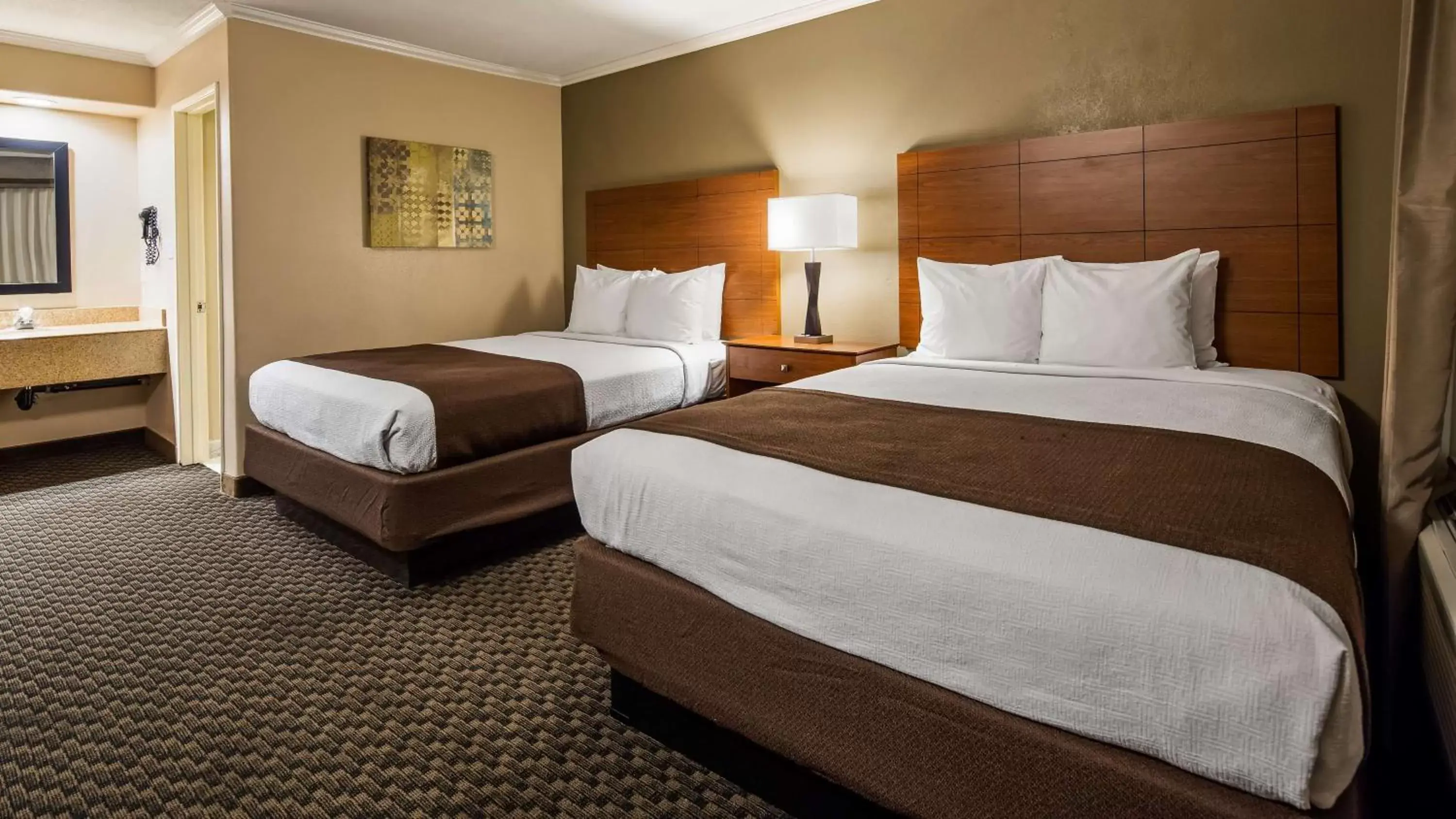 Photo of the whole room, Bed in Best Western Oxnard Inn