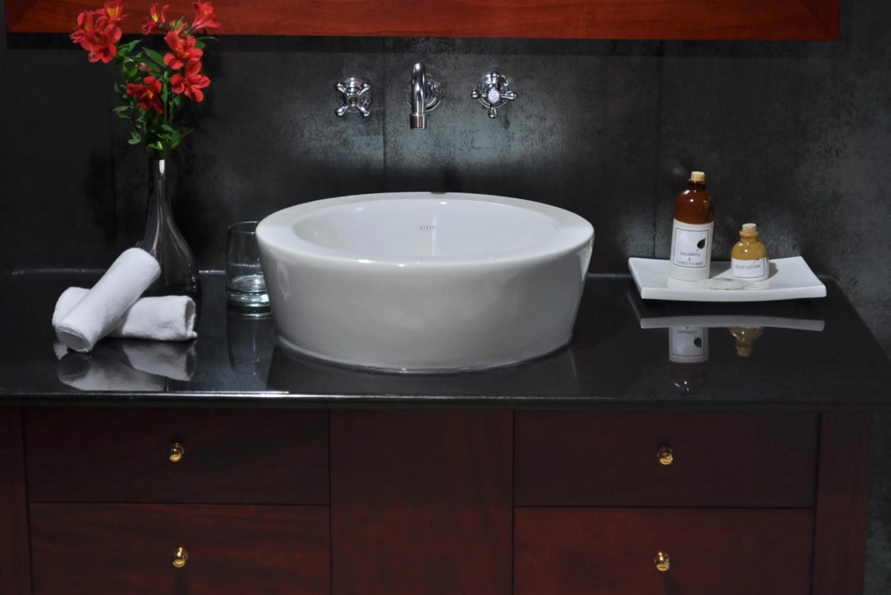 Toilet in Royal Cocoon - Nuwara Eliya