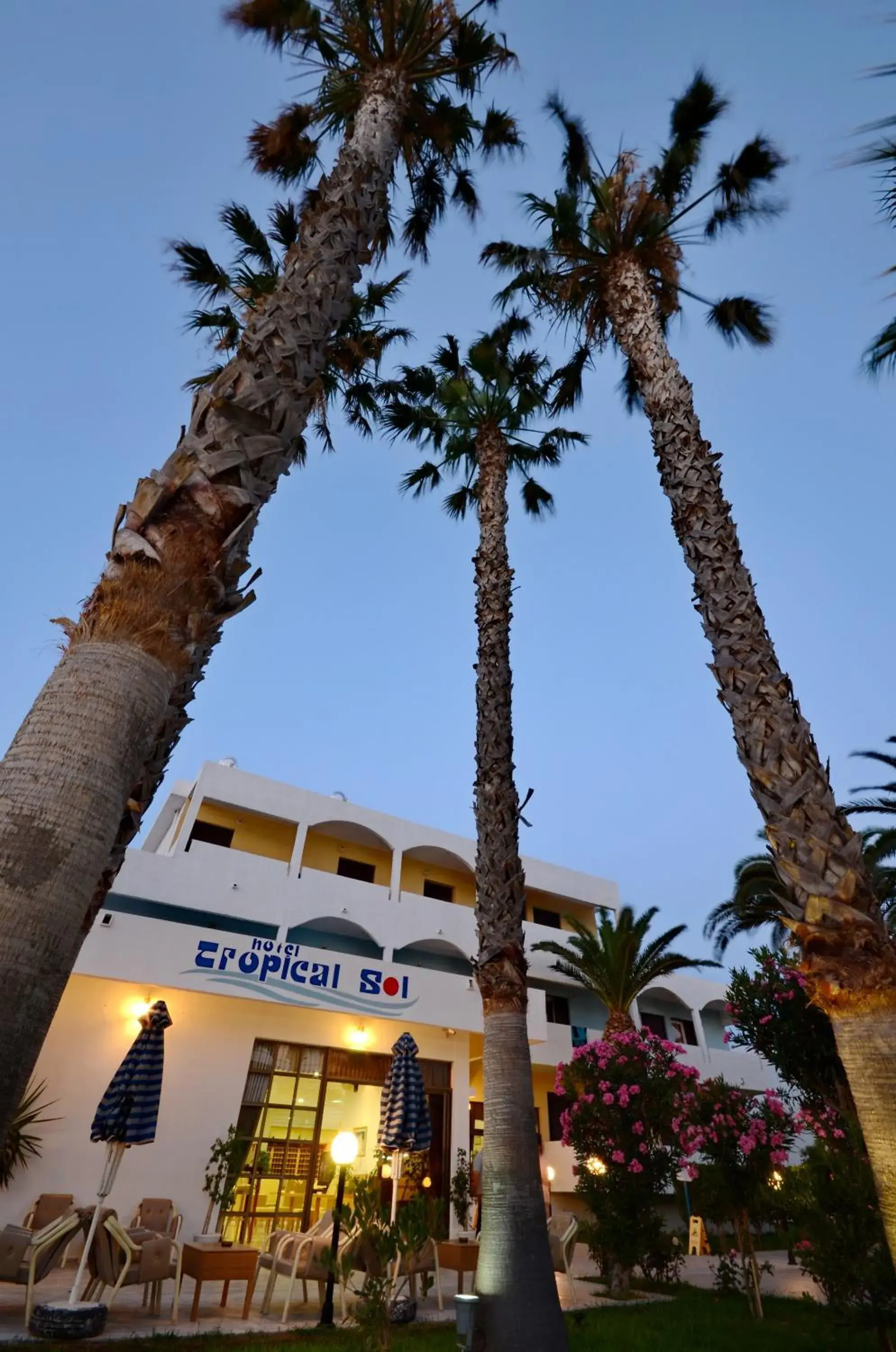 Facade/entrance, Property Building in Tropical Sol