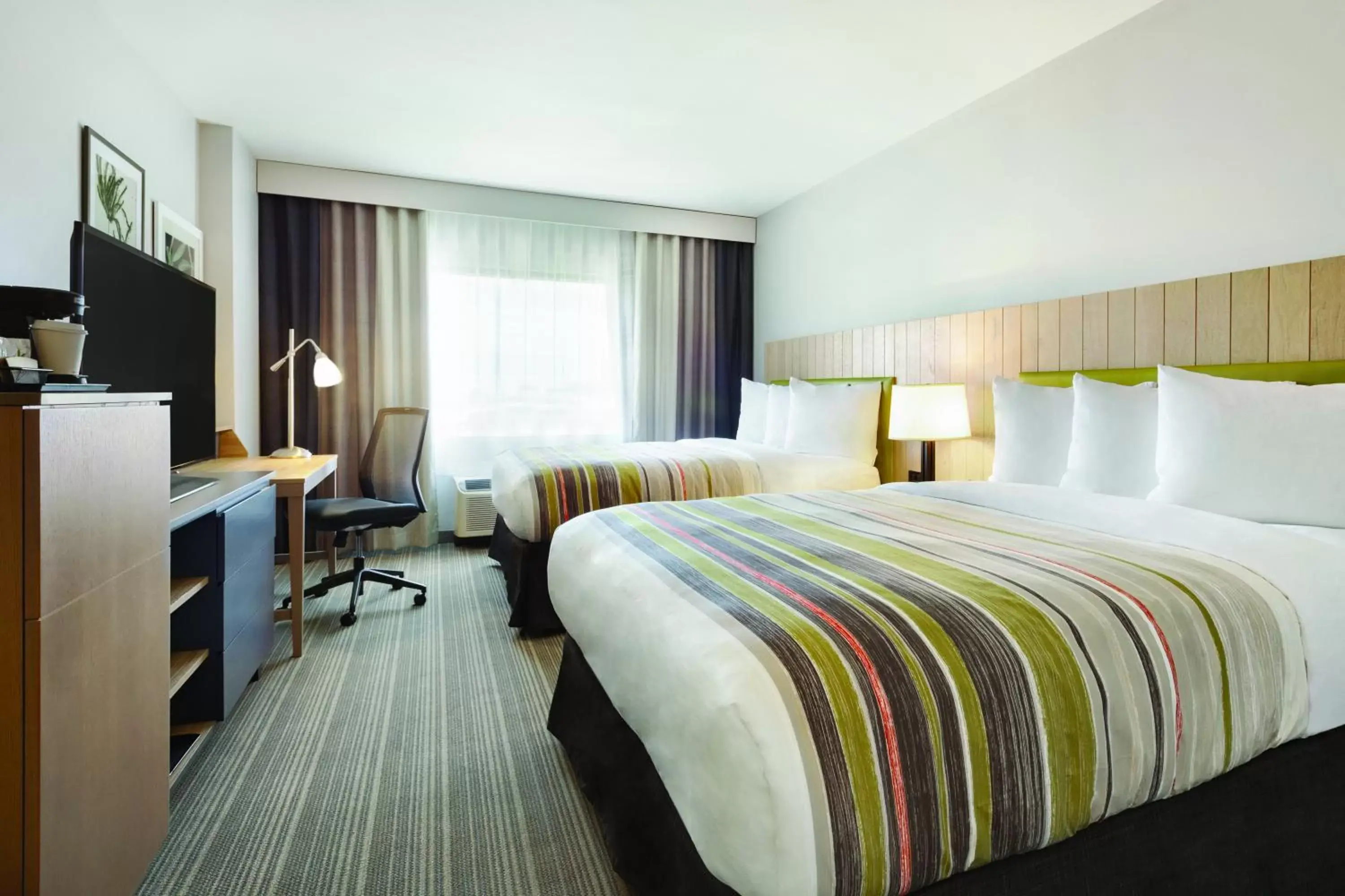 Bed in Country Inn & Suites by Radisson Ocean City