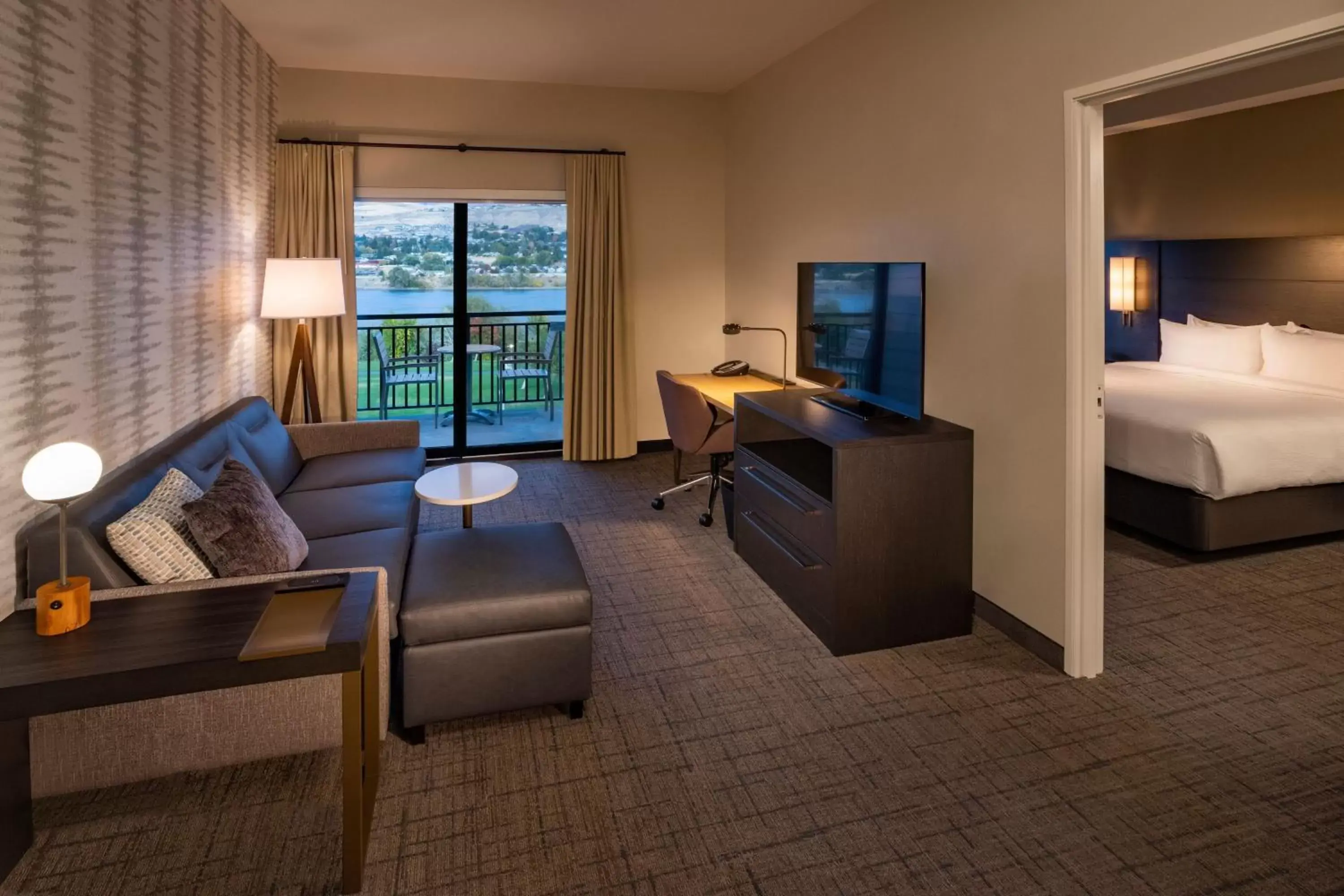 Photo of the whole room, Seating Area in Residence Inn by Marriott Wenatchee