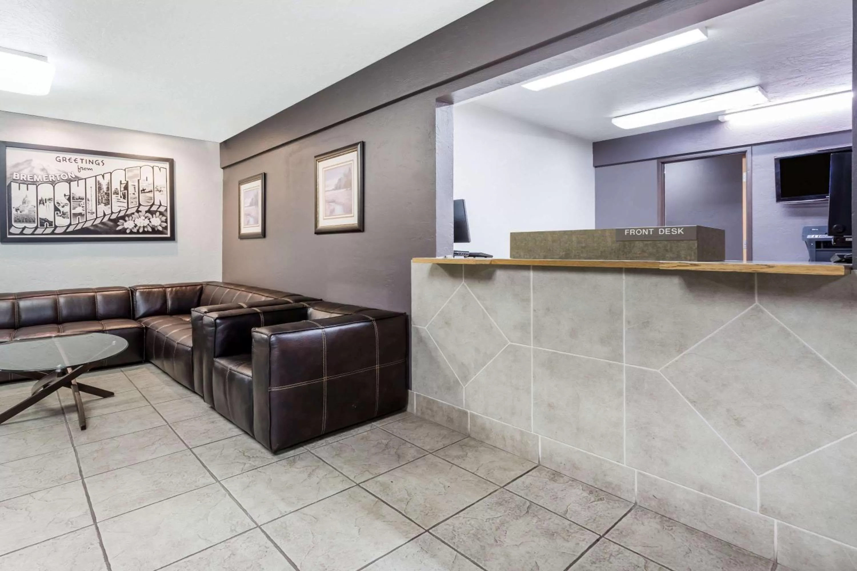 Lobby or reception in Super 8 by Wyndham Bremerton