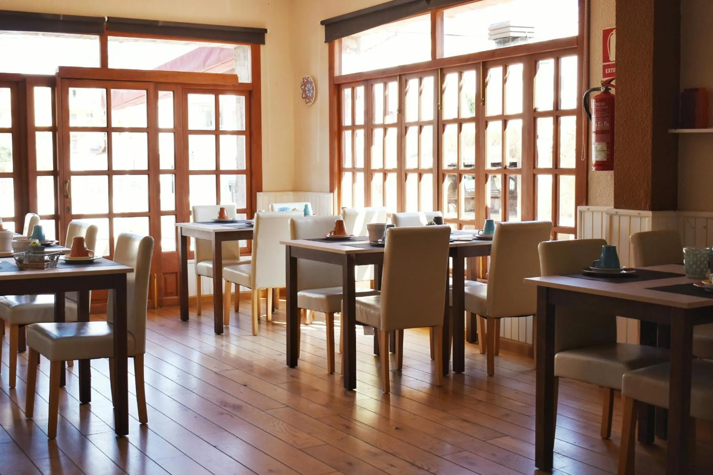 Restaurant/places to eat in Hotel Marbel