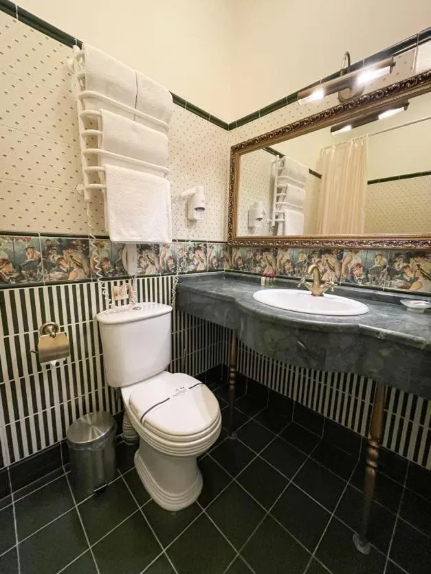 Toilet in Olympic Hotel