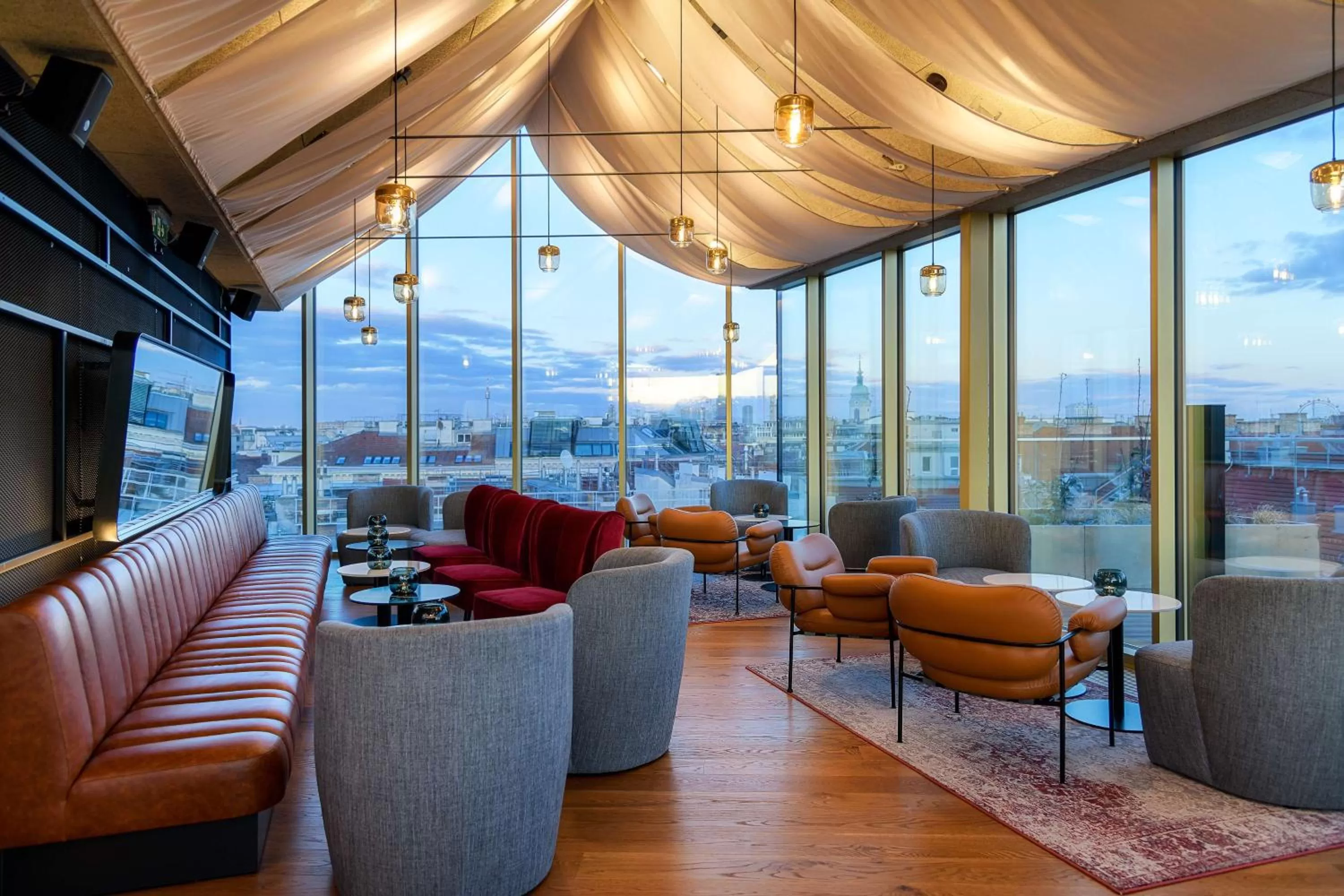 Lounge or bar in Radisson RED Hotel, Vienna