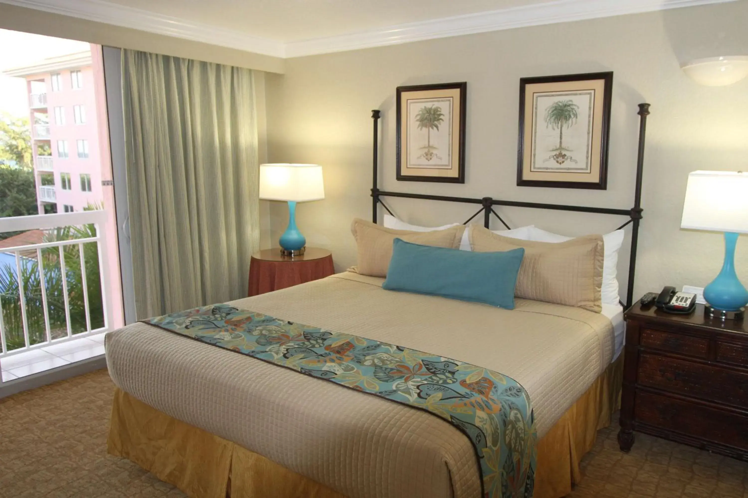 Bedroom, Bed in Palm Beach Shores Resort and Vacation Villas