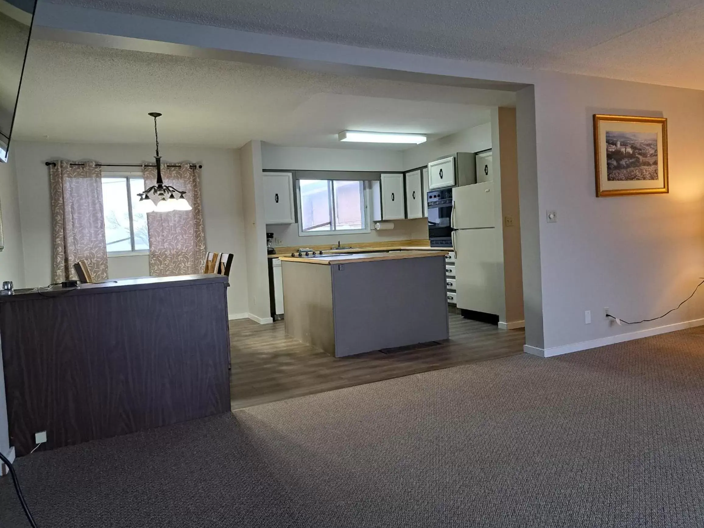 Dining area, Lobby/Reception in Richter Pass Beach Resort