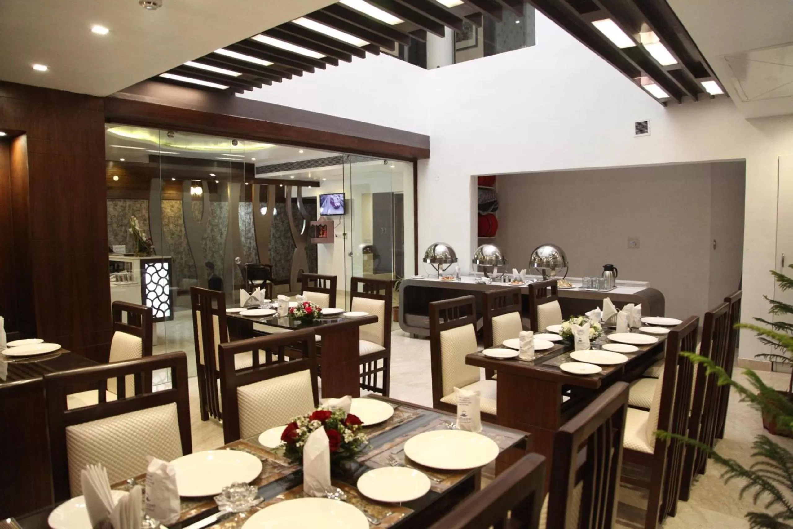 Breakfast in Hotel Emerald