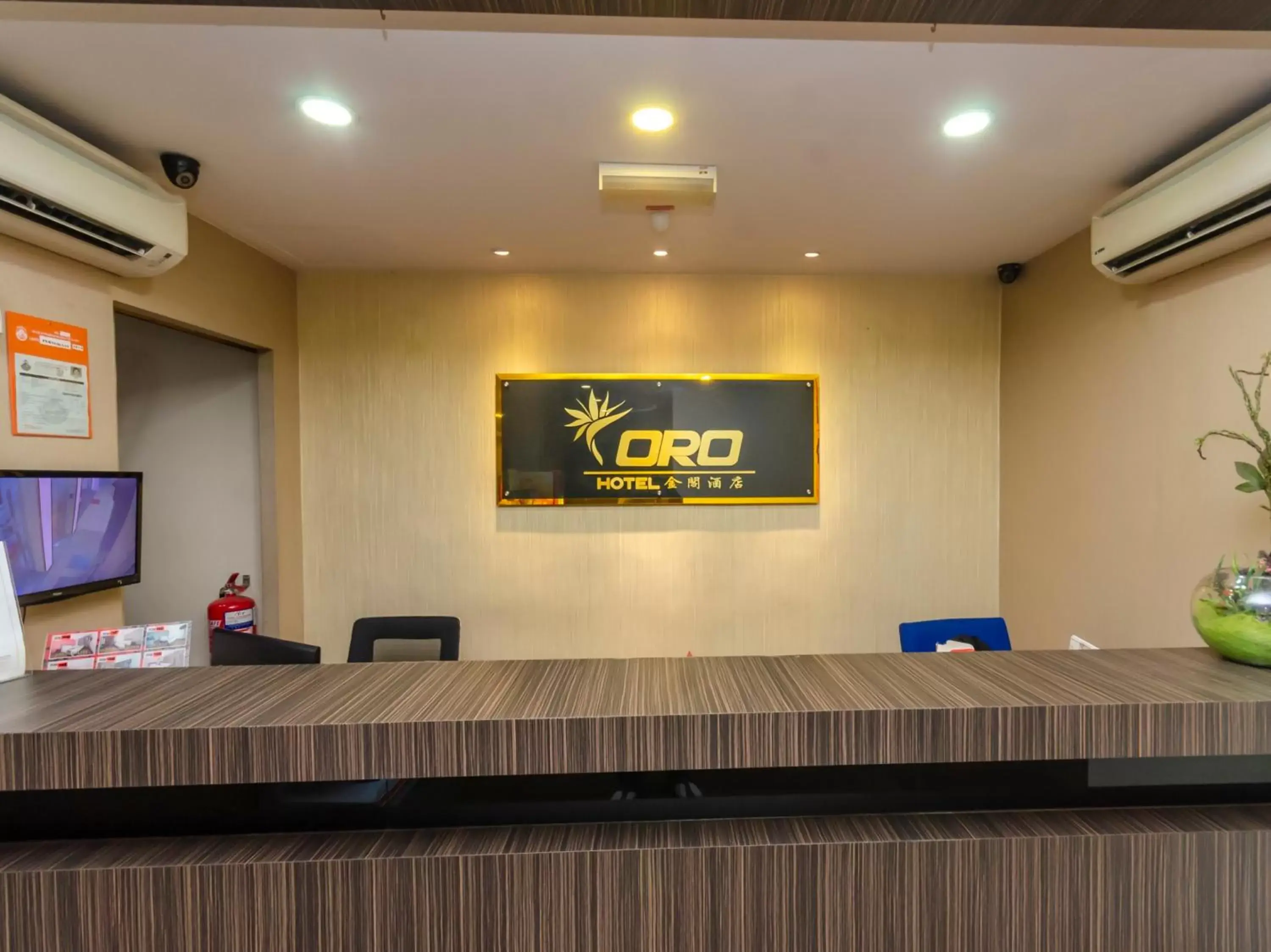 Lobby or reception in OYO 1214 Oro Hotel