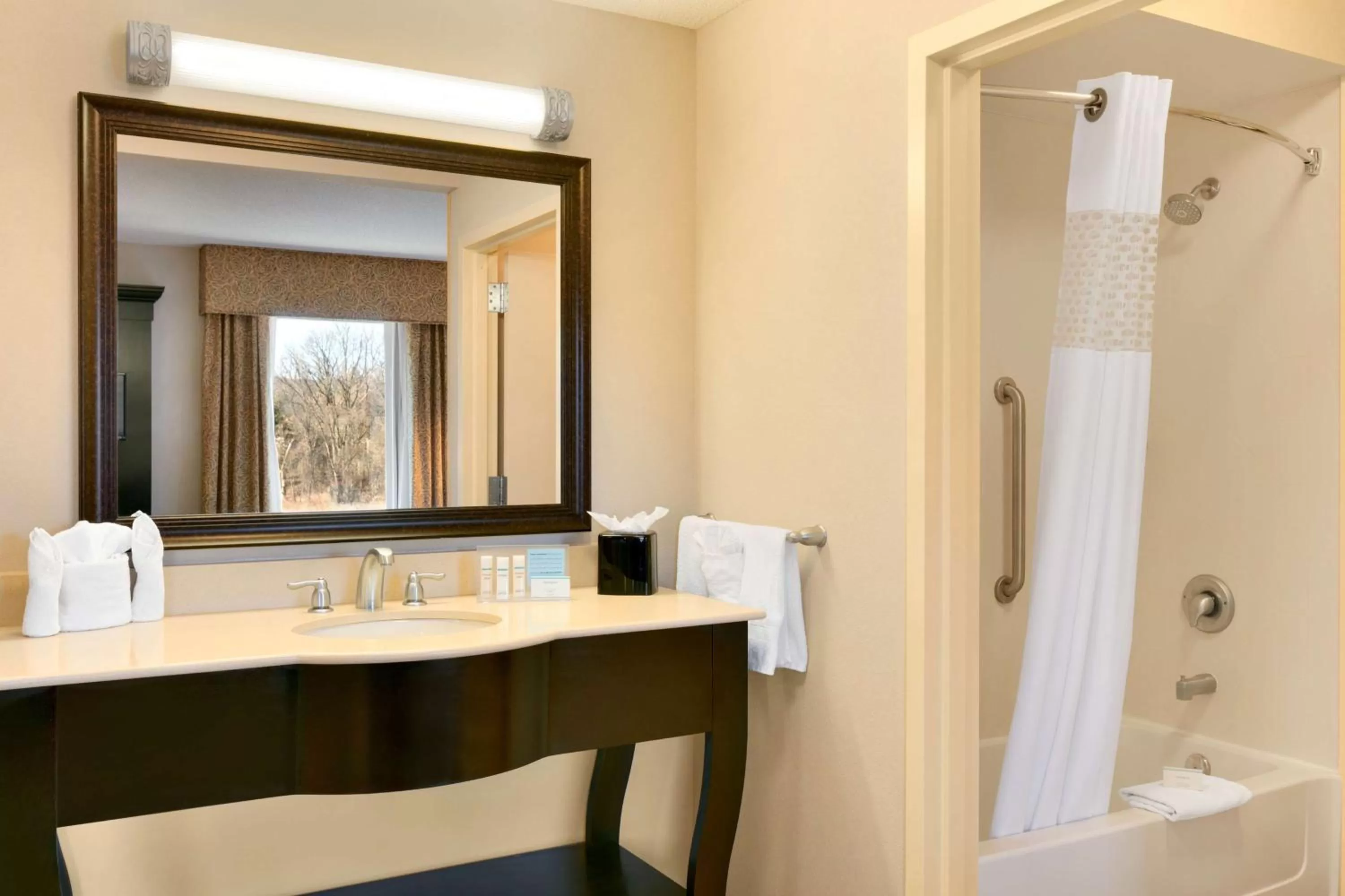 Bathroom in Hampton Inn & Suites Mahwah