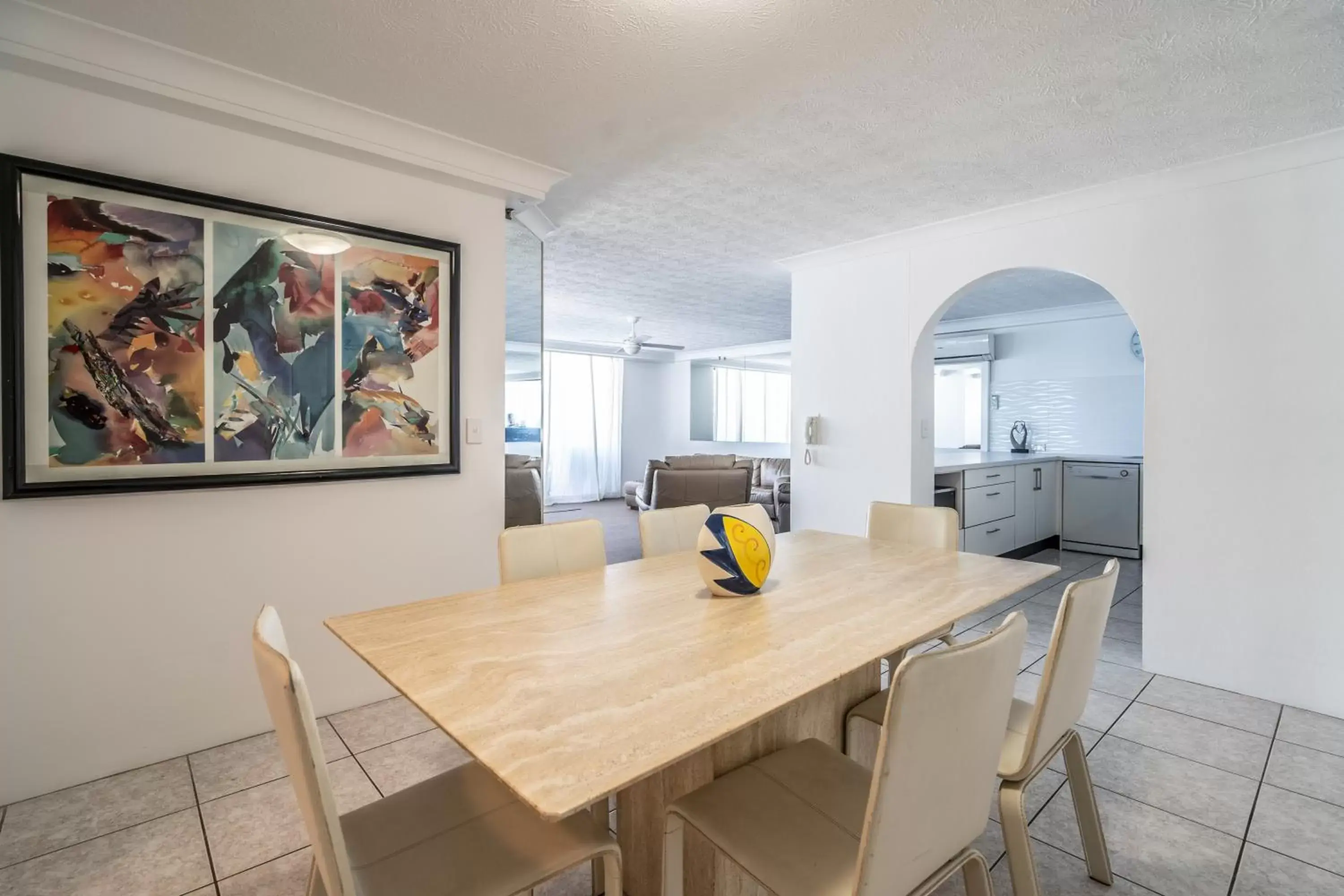 Dining Area in Biarritz Apartments