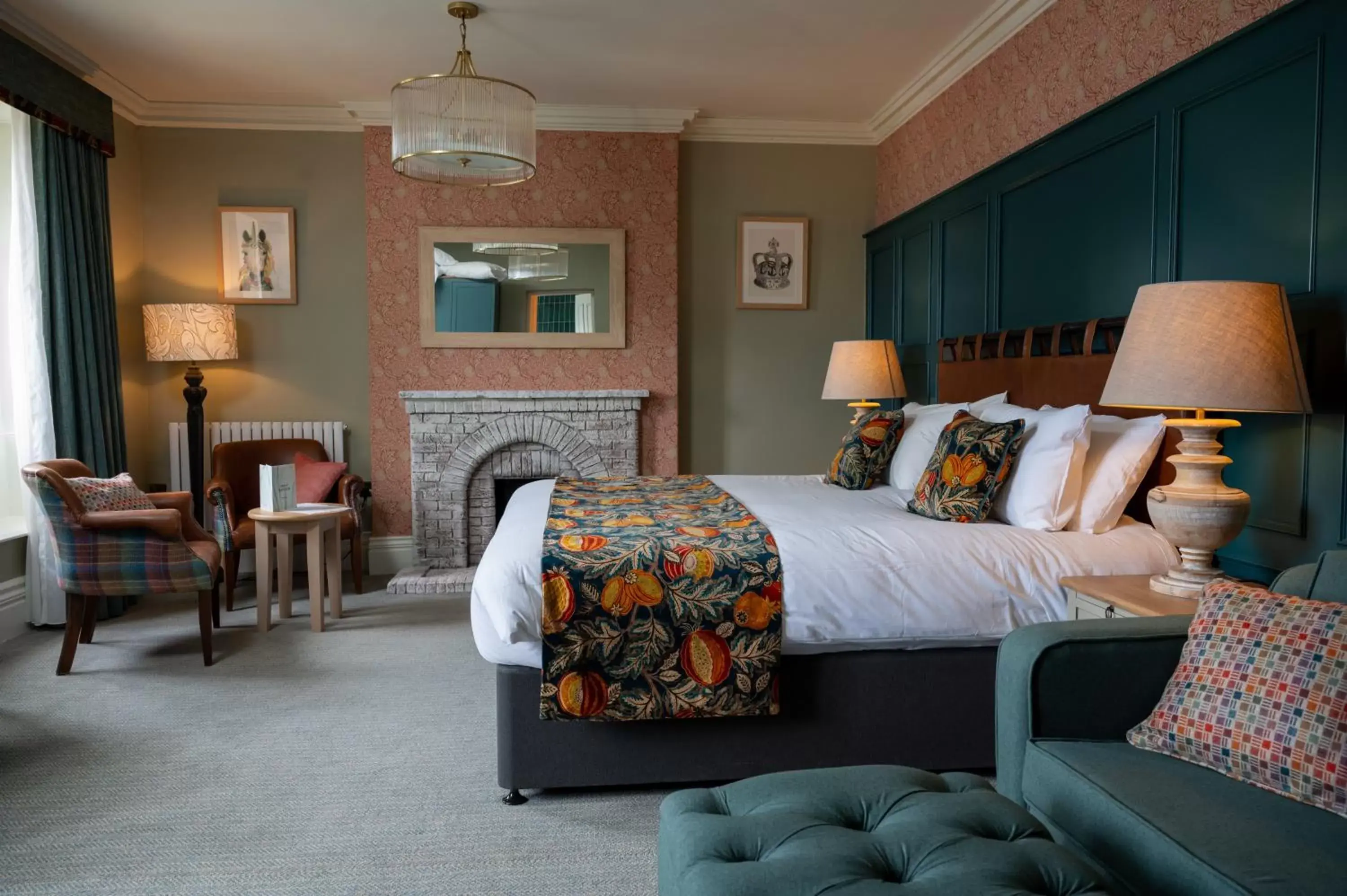 Bed in The Royal Inn by Chef & Brewer Collection