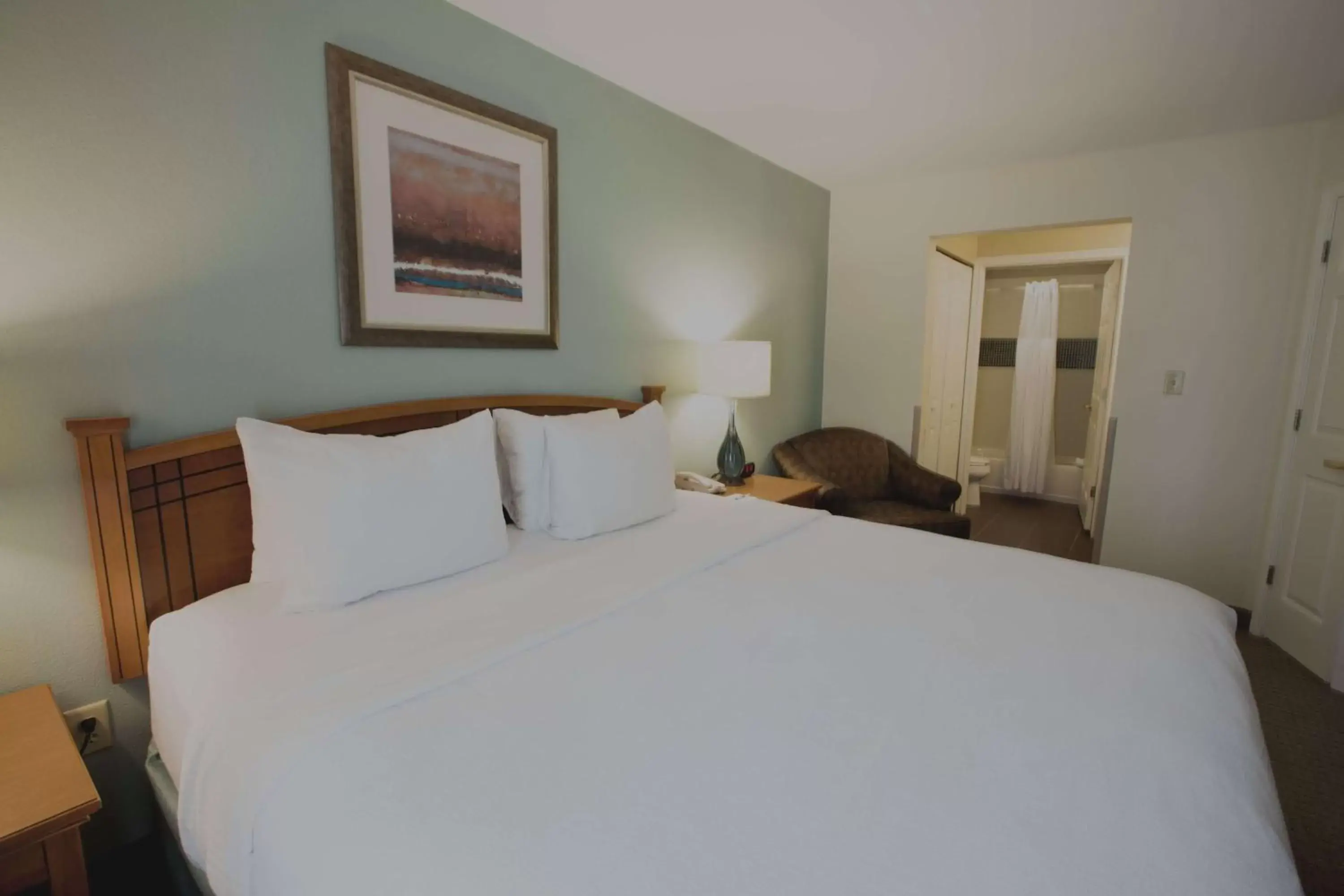 Photo of the whole room, Bed in Sonesta ES Suites Austin The Domain Area