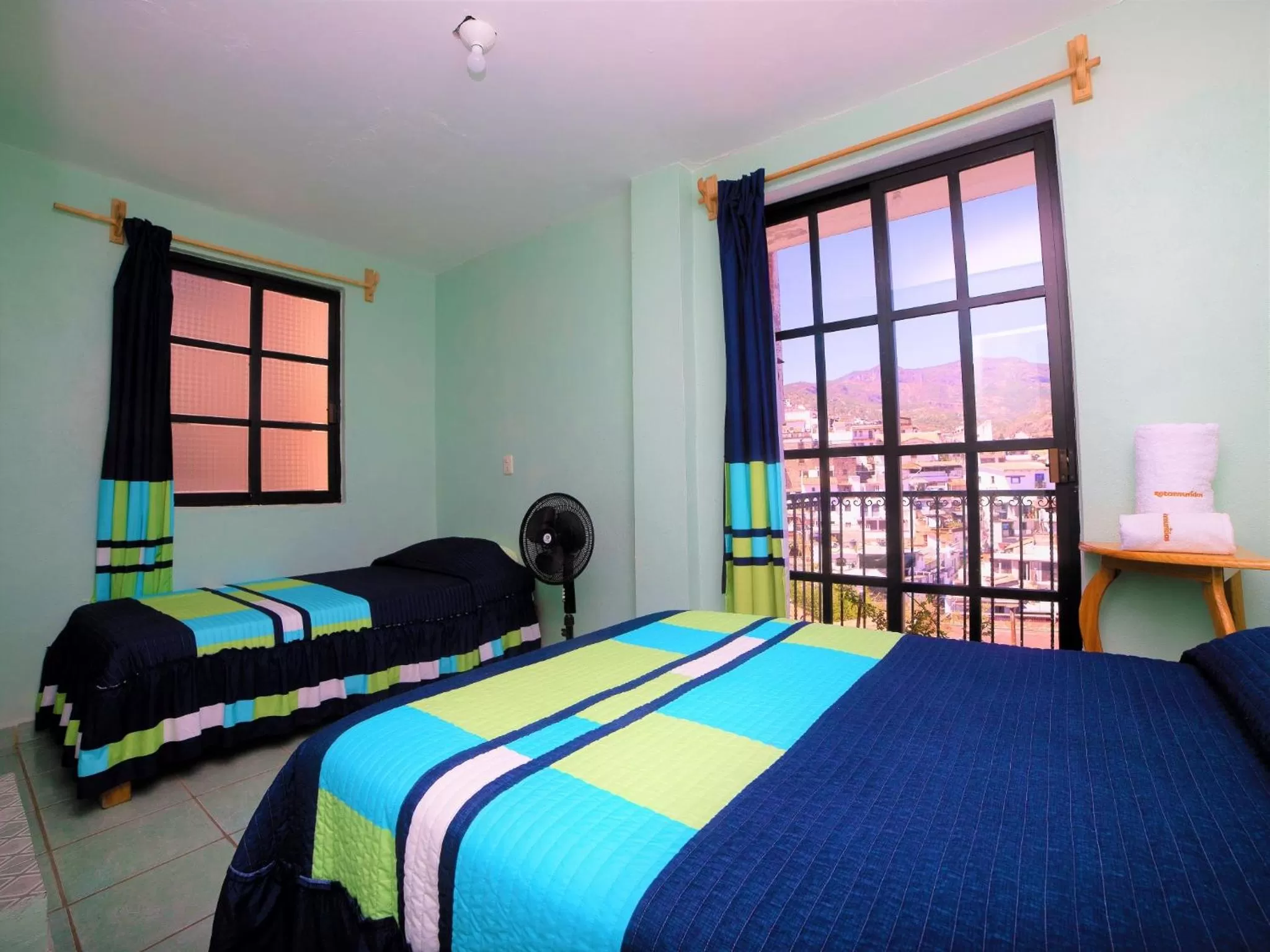 Photo of the whole room in María Bonita by Rotamundos