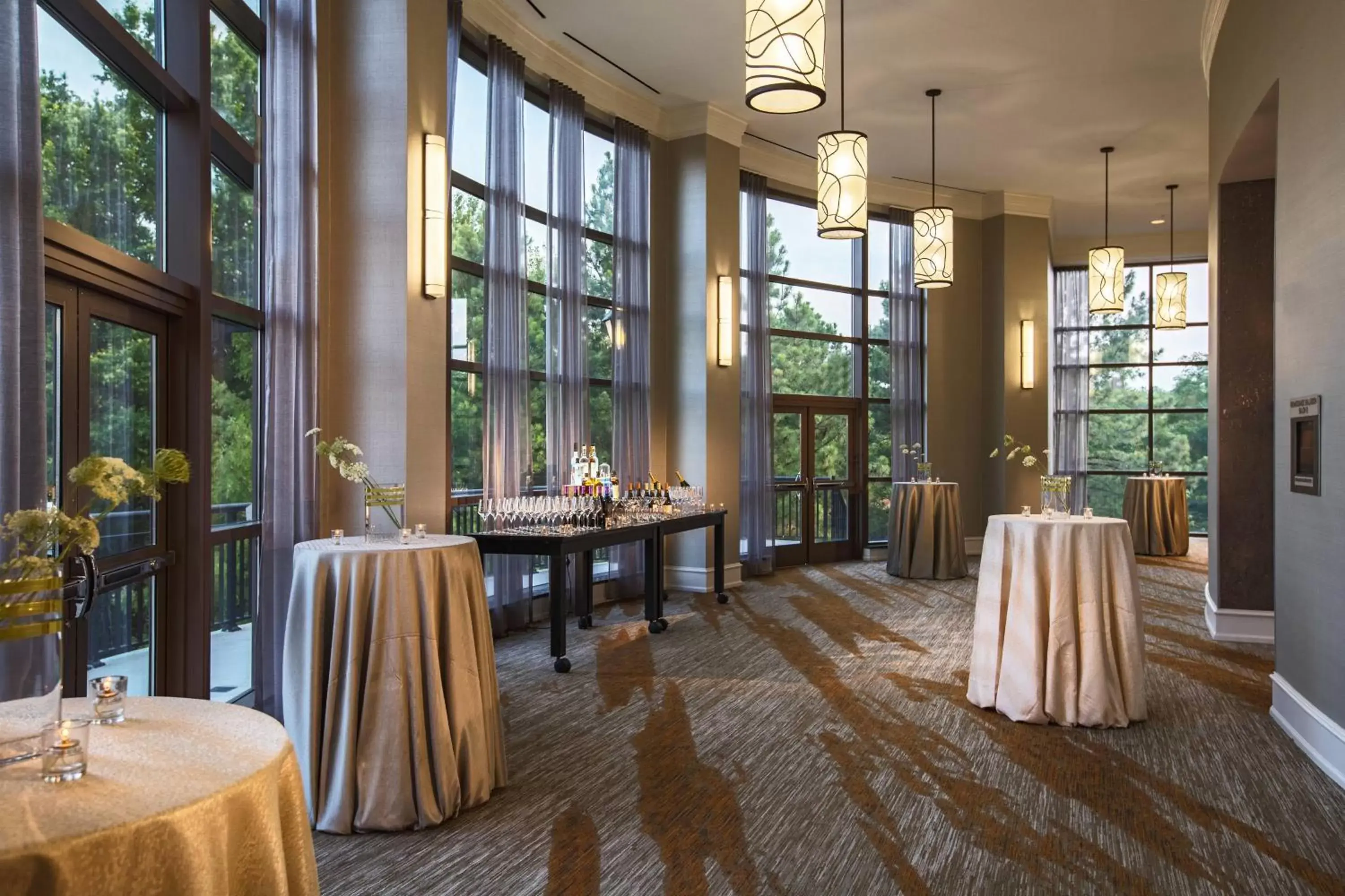 Meeting/conference room, Restaurant/Places to Eat in Renaissance Raleigh North Hills Hotel