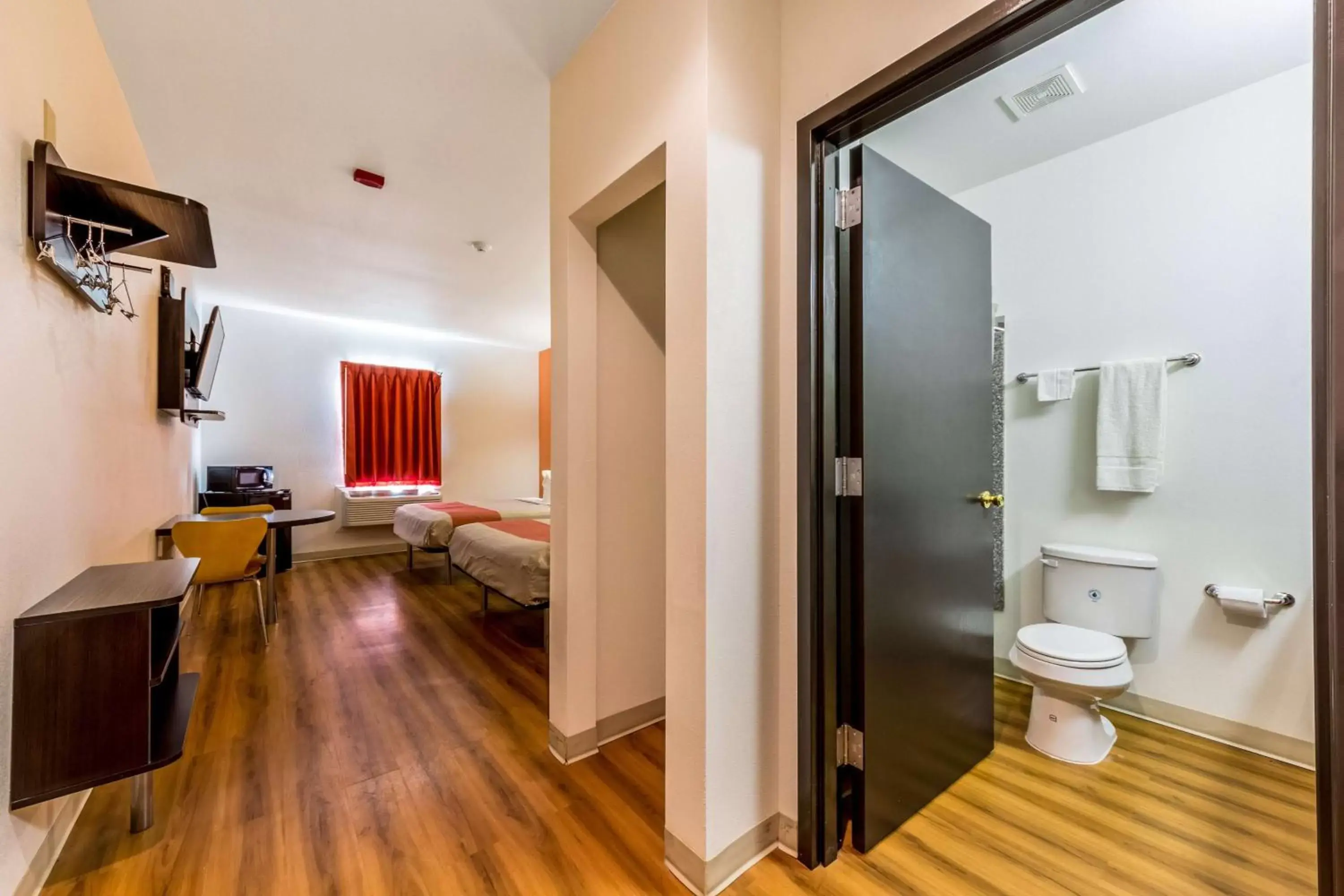 Toilet, Bathroom in Motel 6-Jourdanton, TX