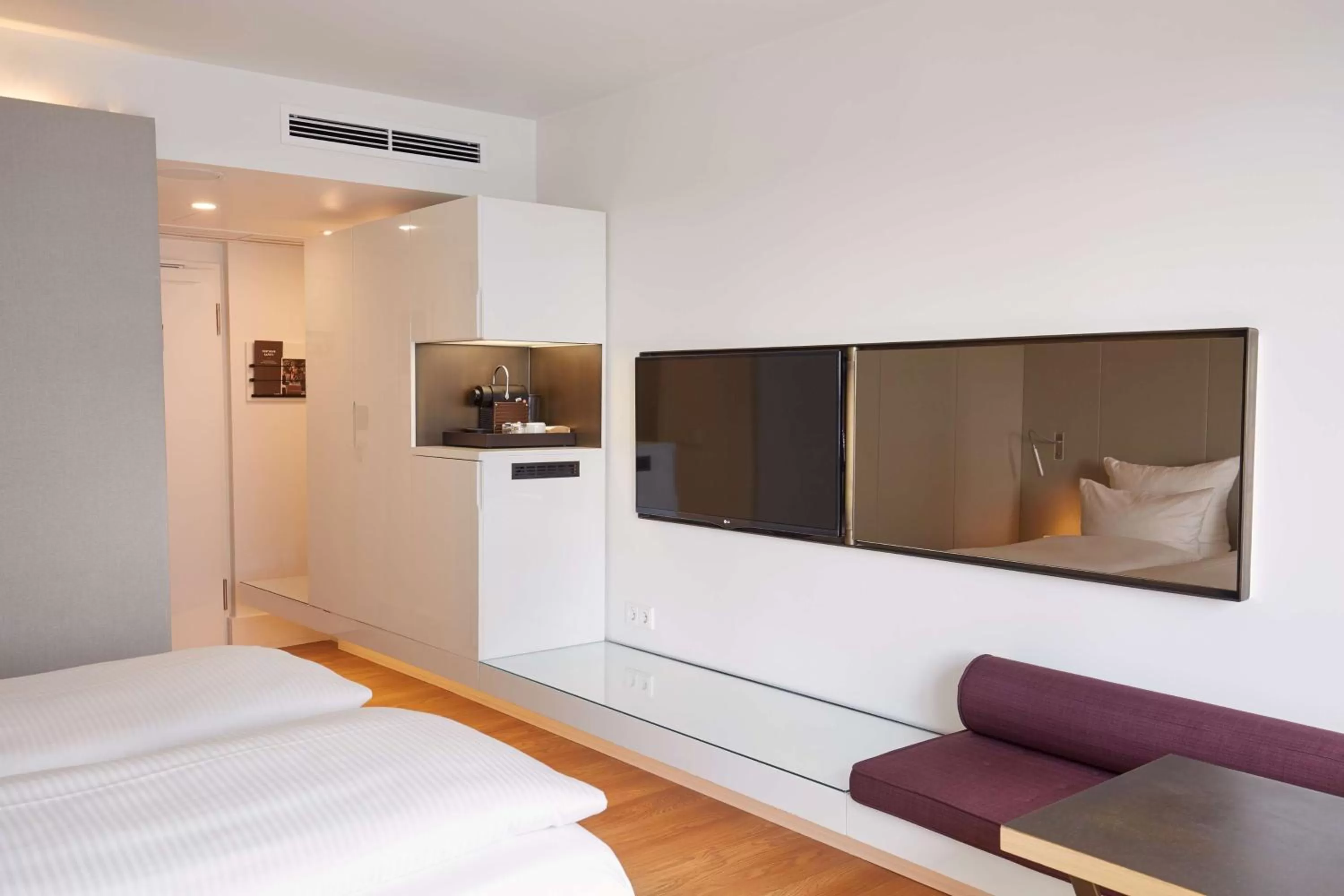 TV and multimedia, Bed in Scandic Frankfurt Museumsufer